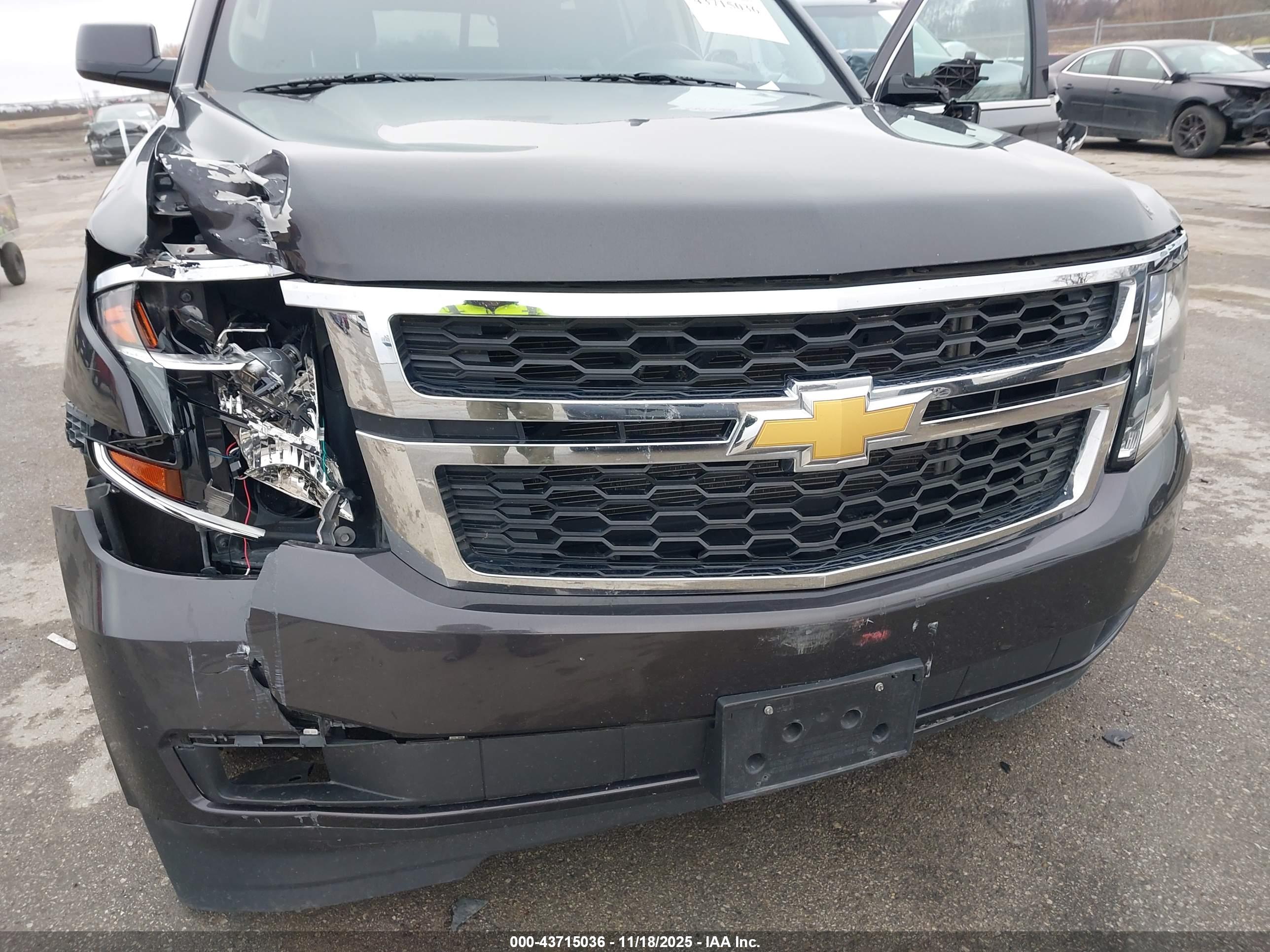 CHEVROLET TAHOE image 6