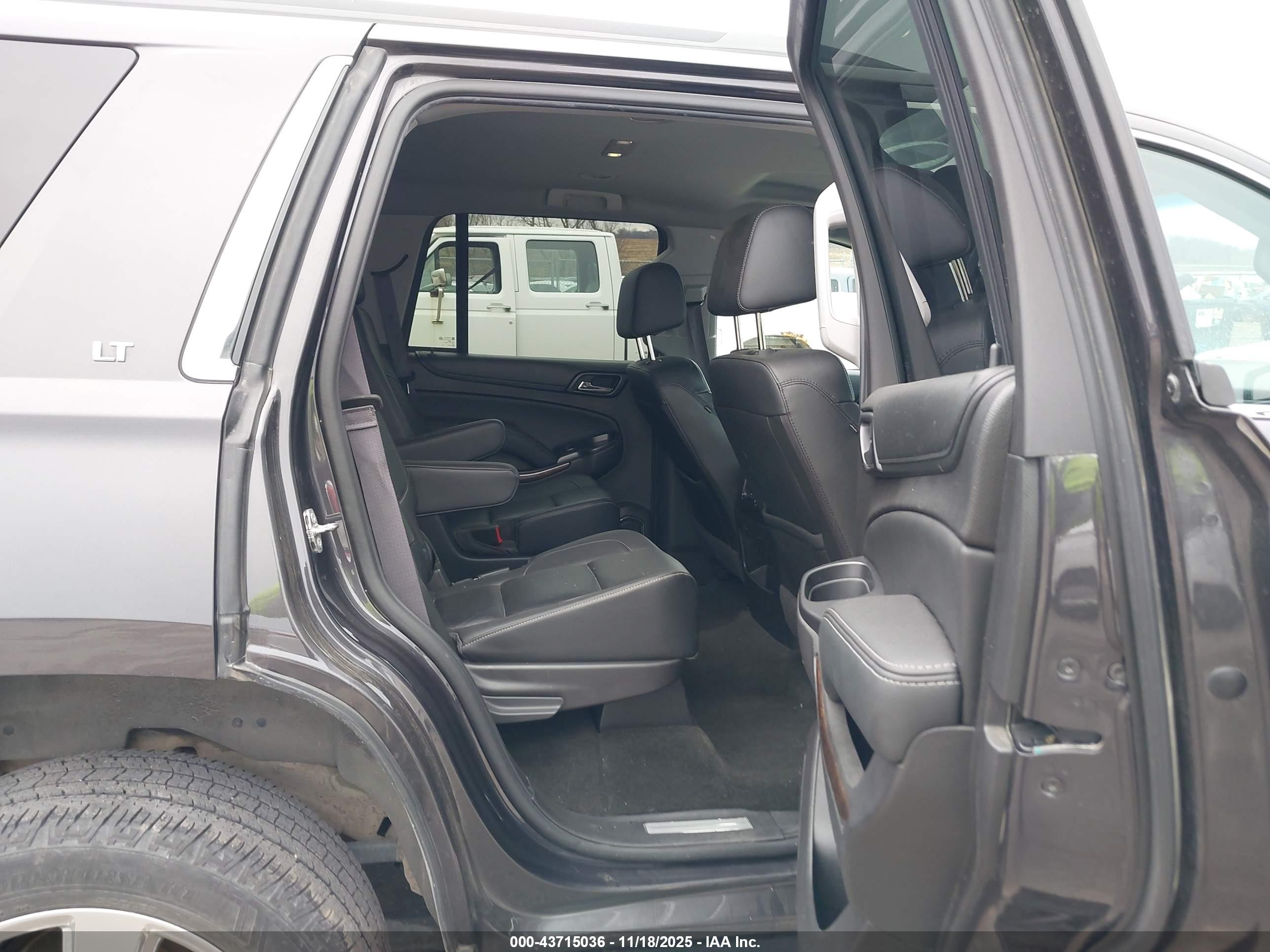 CHEVROLET TAHOE image 8