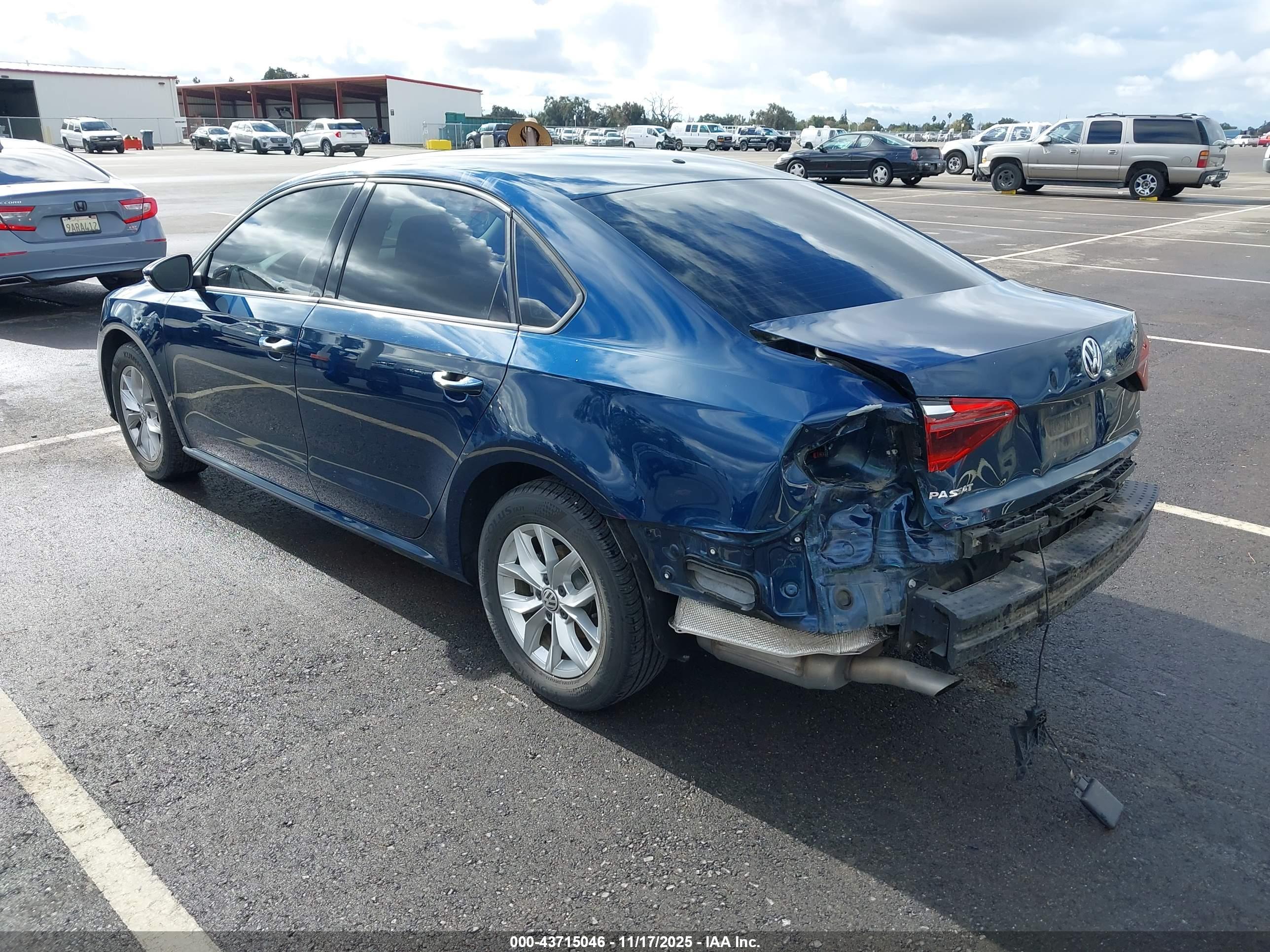 VOLKSWAGEN PASSAT image 3