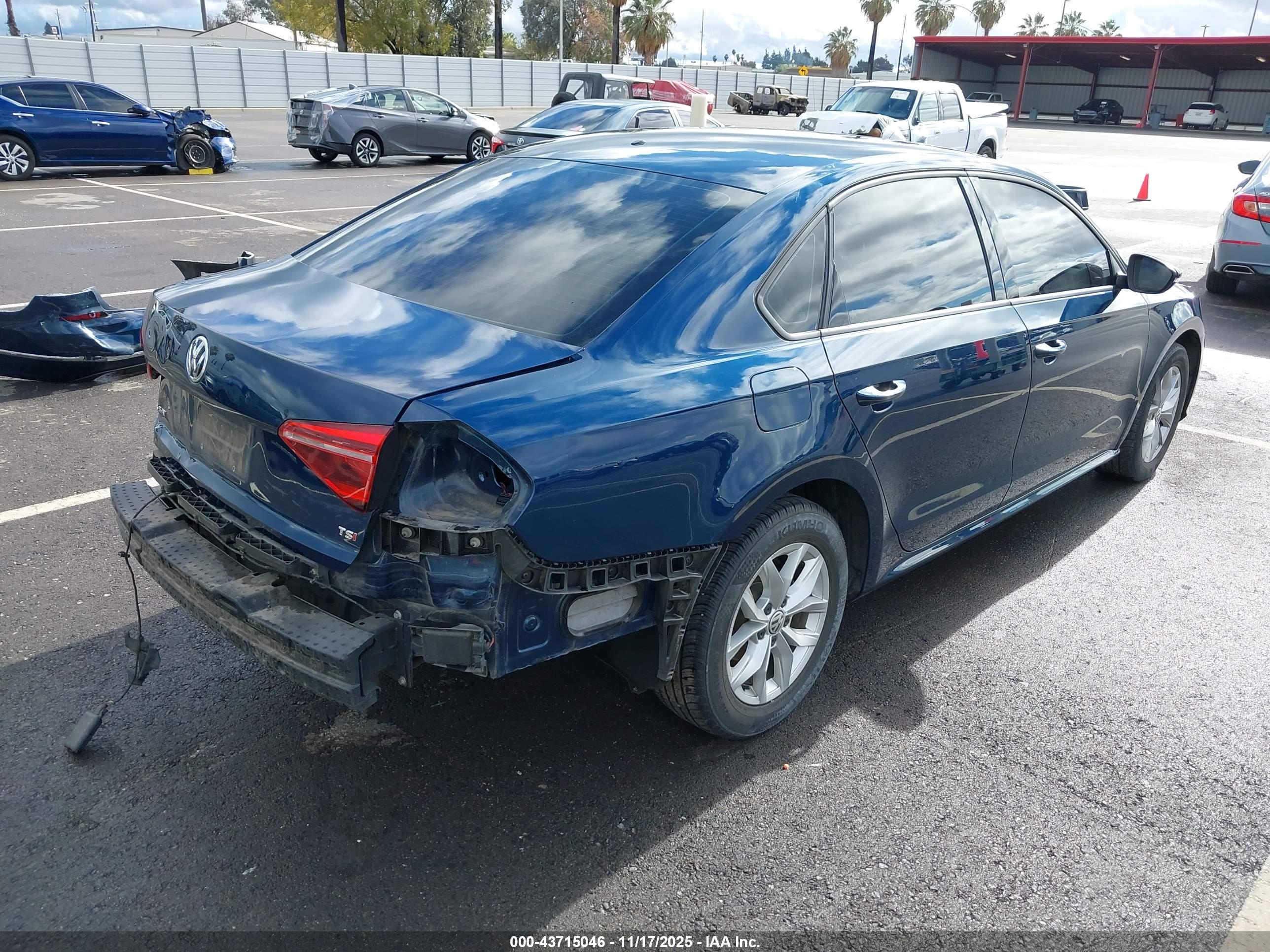 VOLKSWAGEN PASSAT image 4