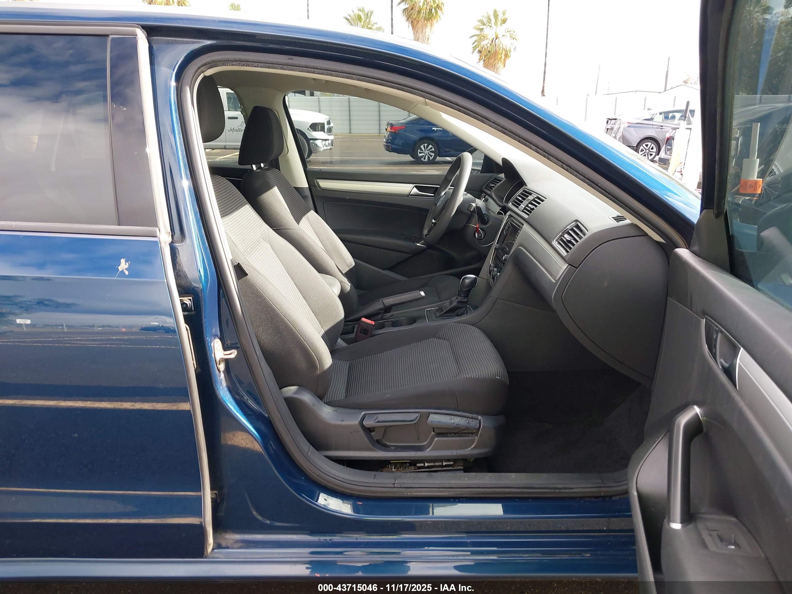 VOLKSWAGEN PASSAT image 5