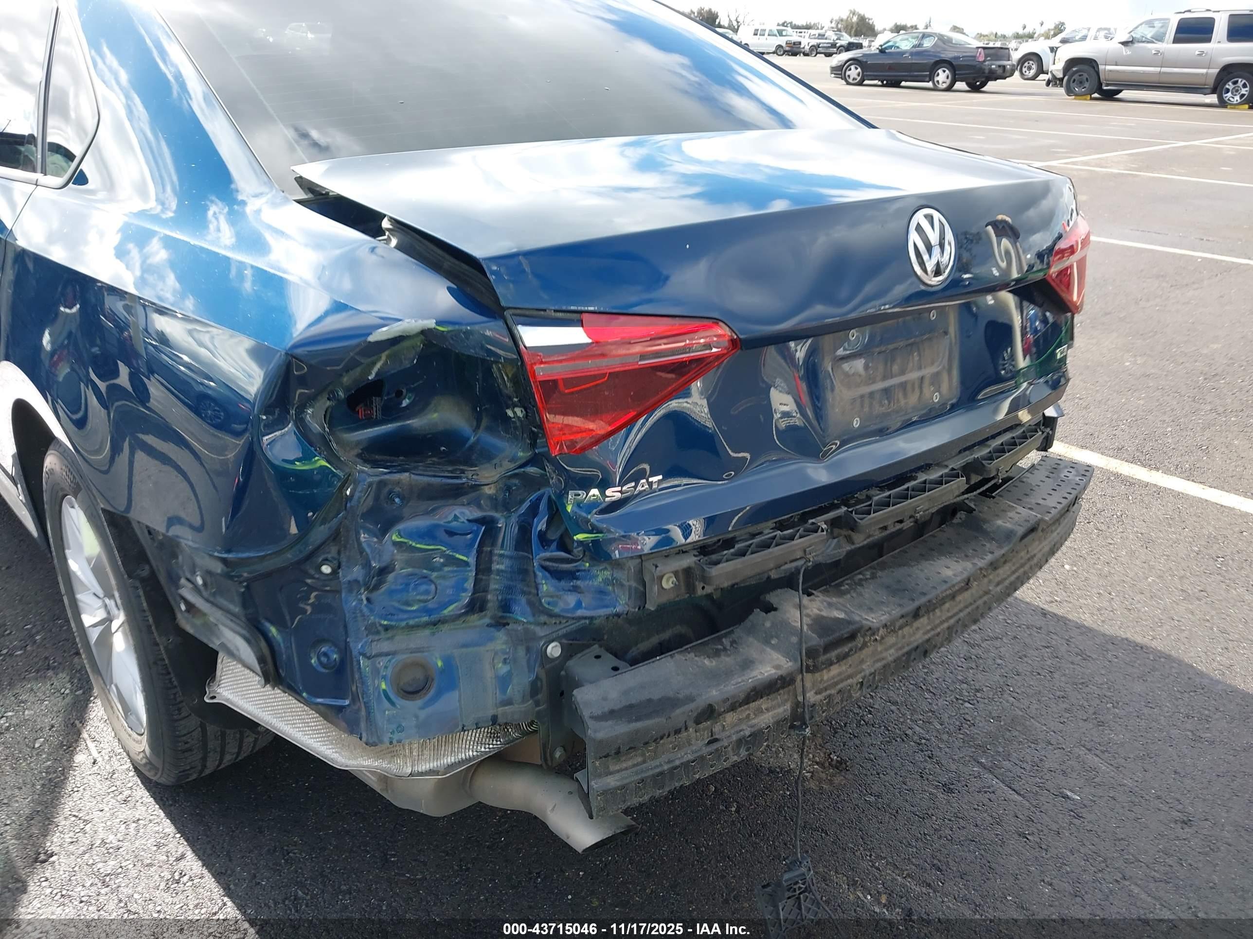 VOLKSWAGEN PASSAT image 6