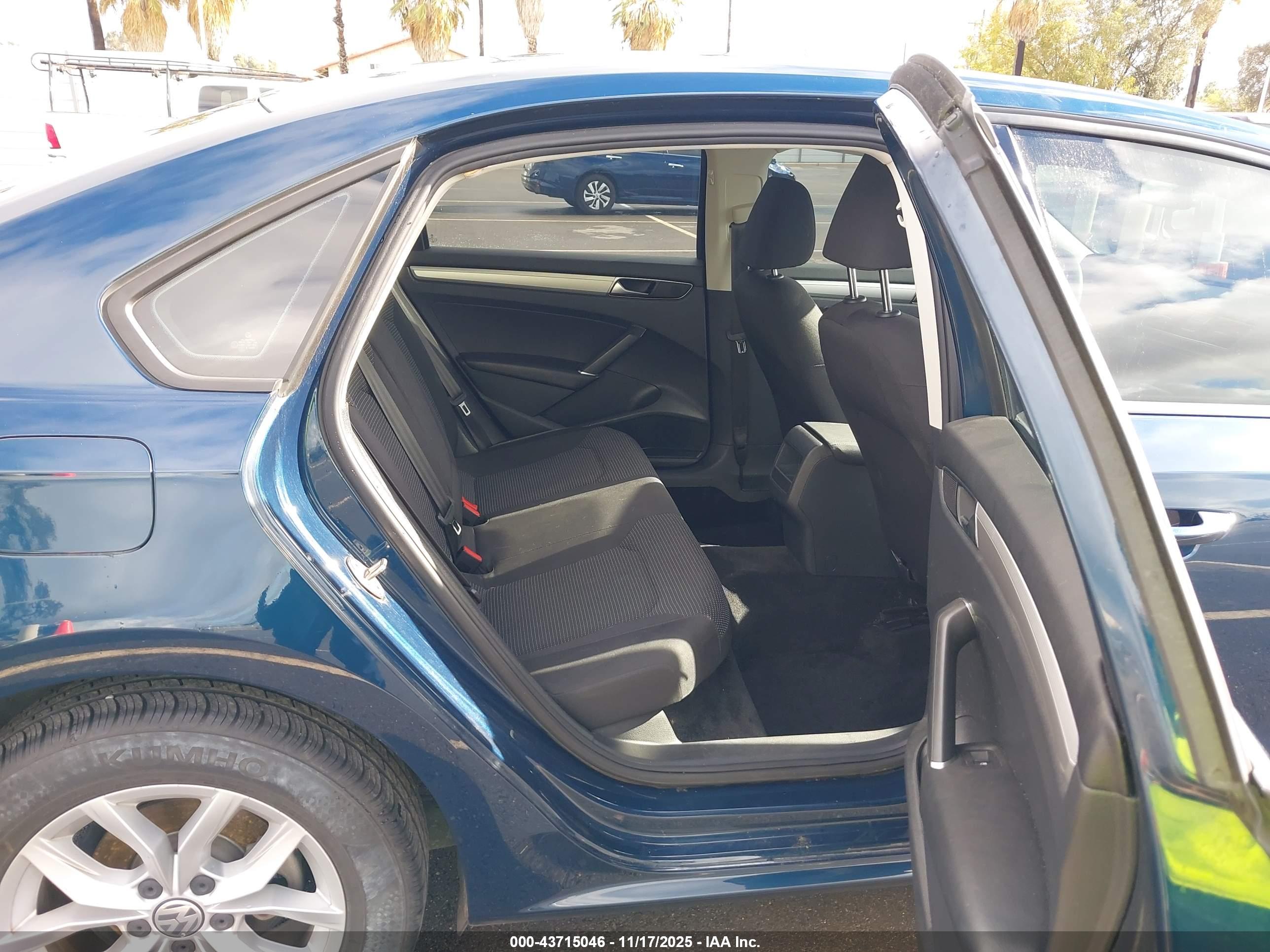 VOLKSWAGEN PASSAT image 8