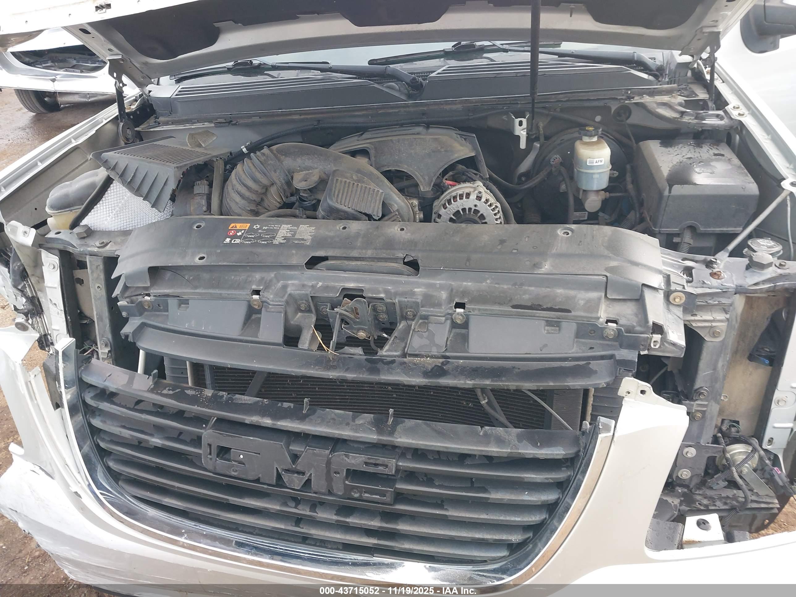 GMC YUKON image 10