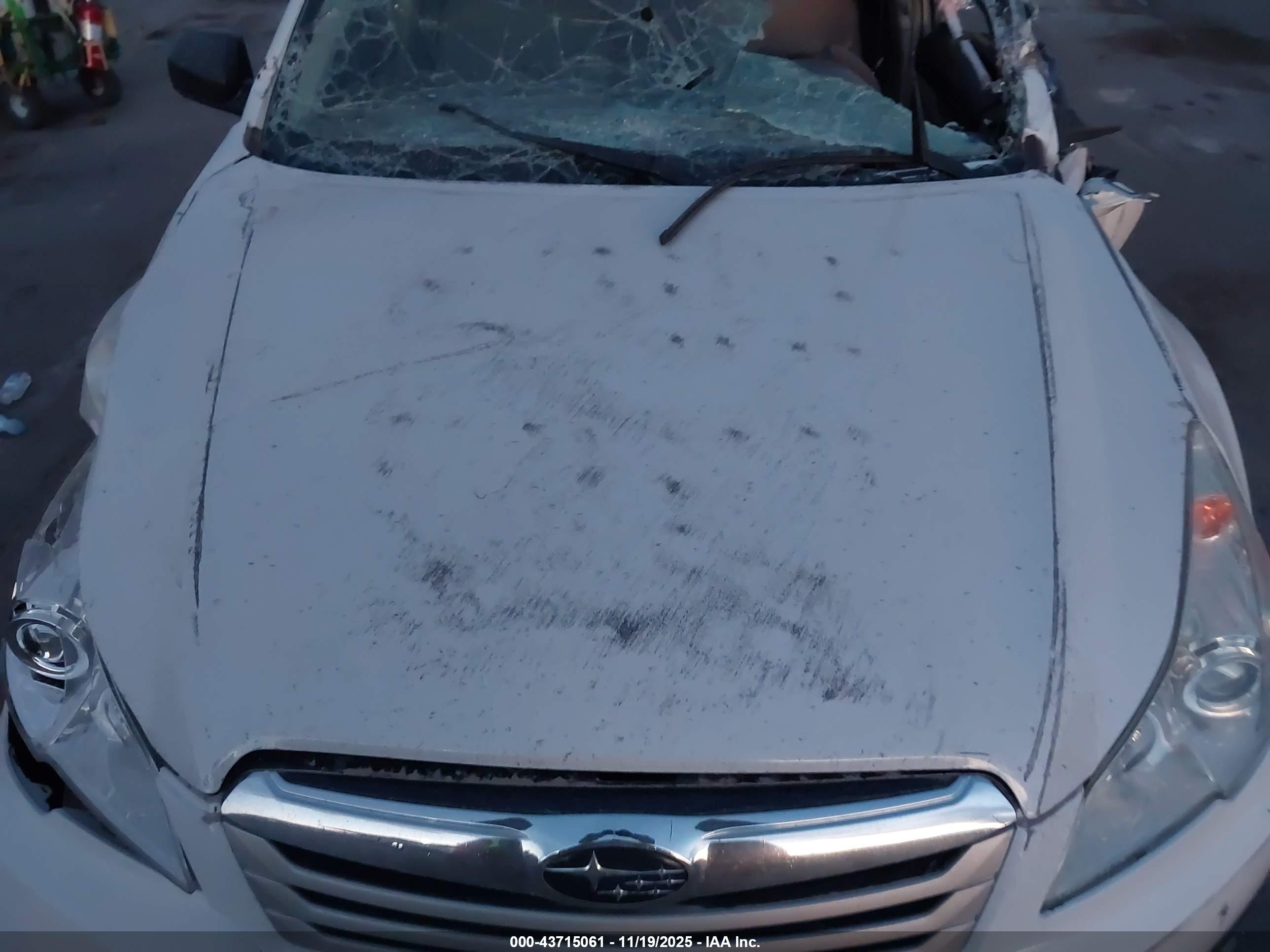 SUBARU OUTBACK image 10