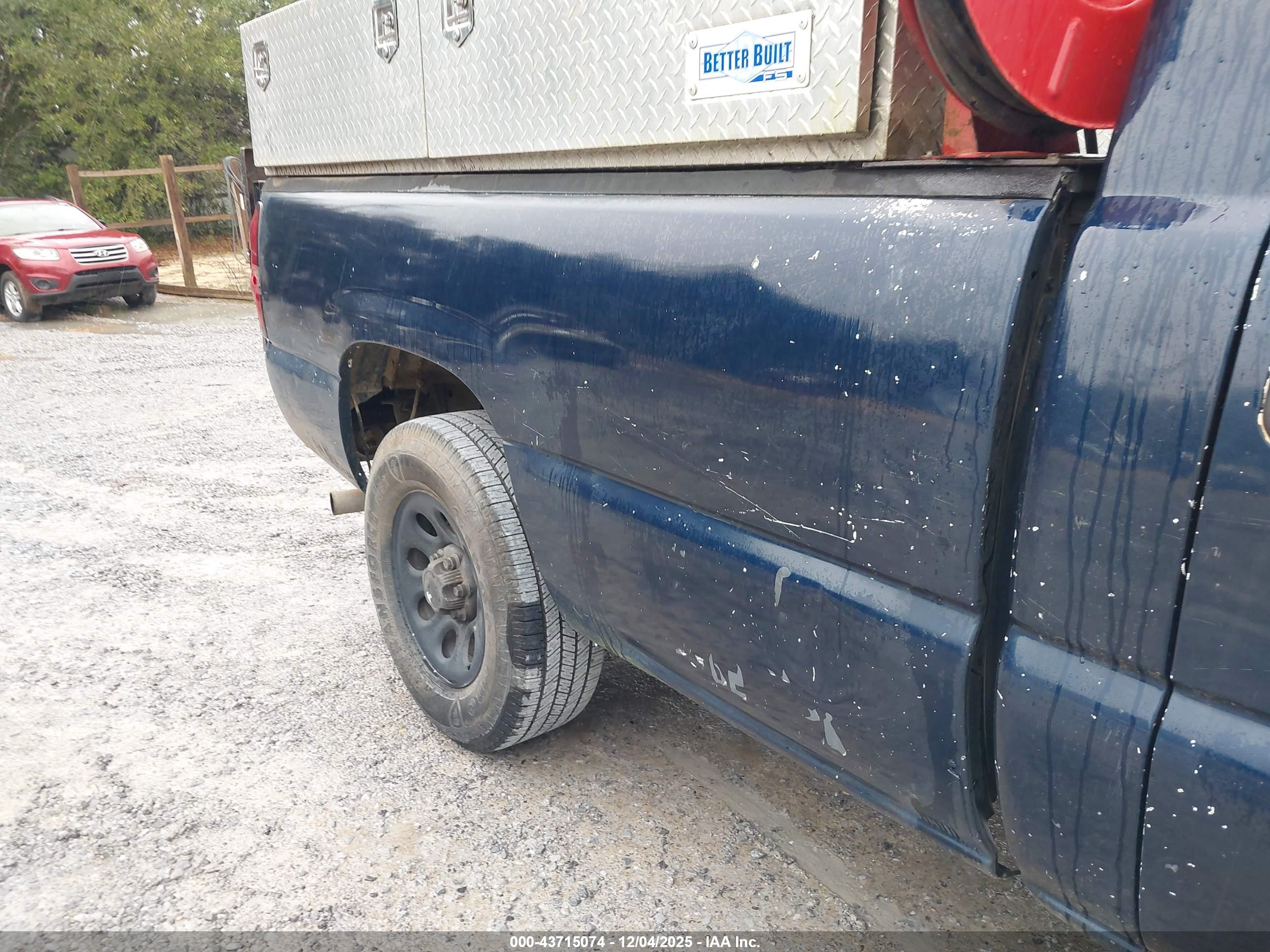 CHEVROLET SILVERADO image 6