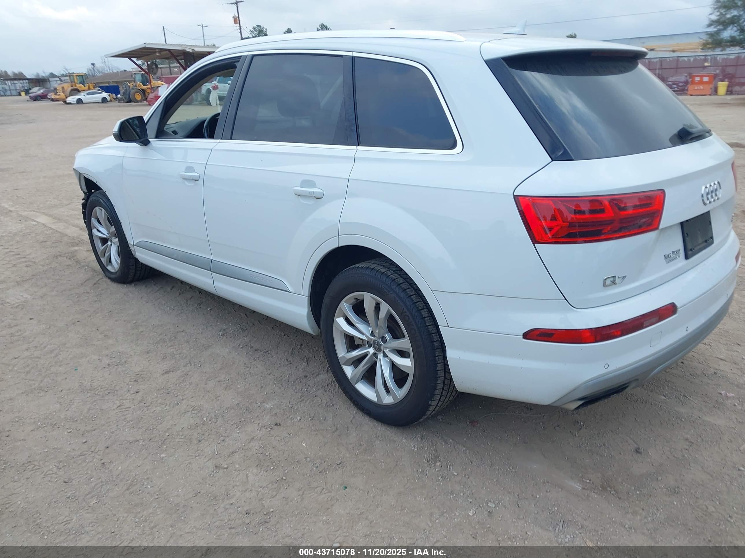 AUDI Q7 image 3