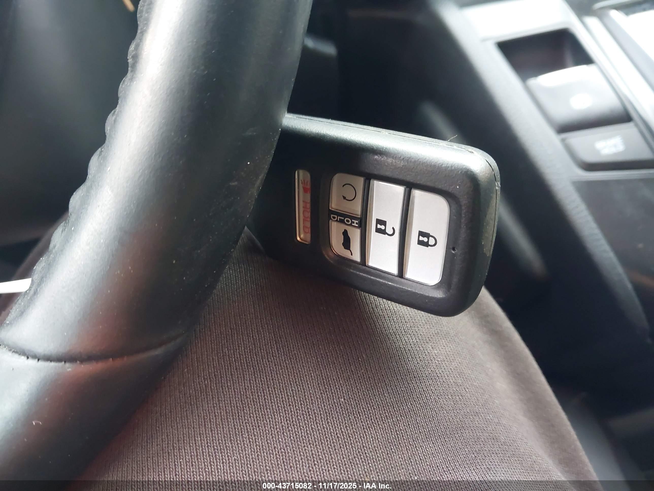 HONDA CR-V image 11
