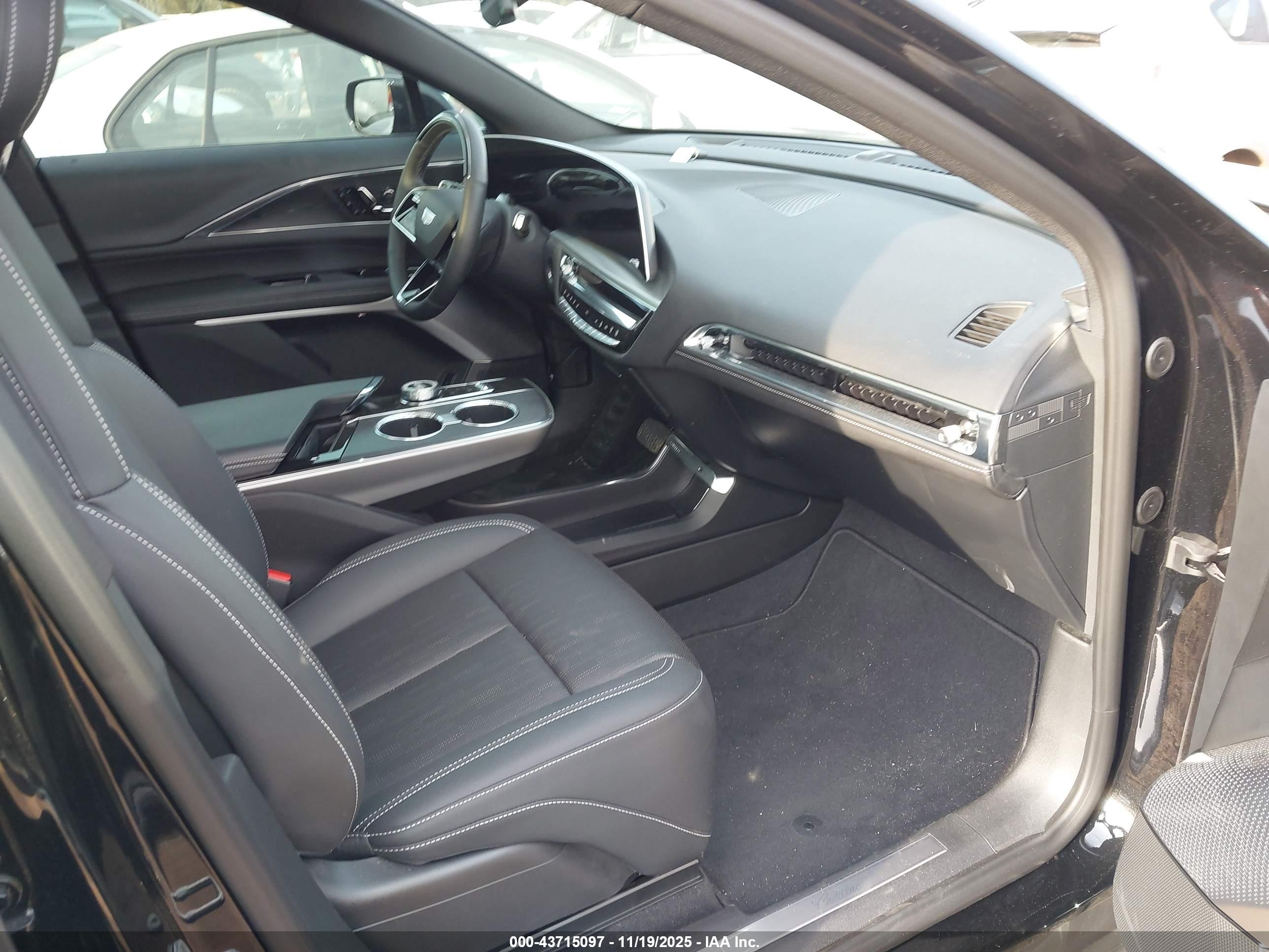CADILLAC LYRIQ image 5