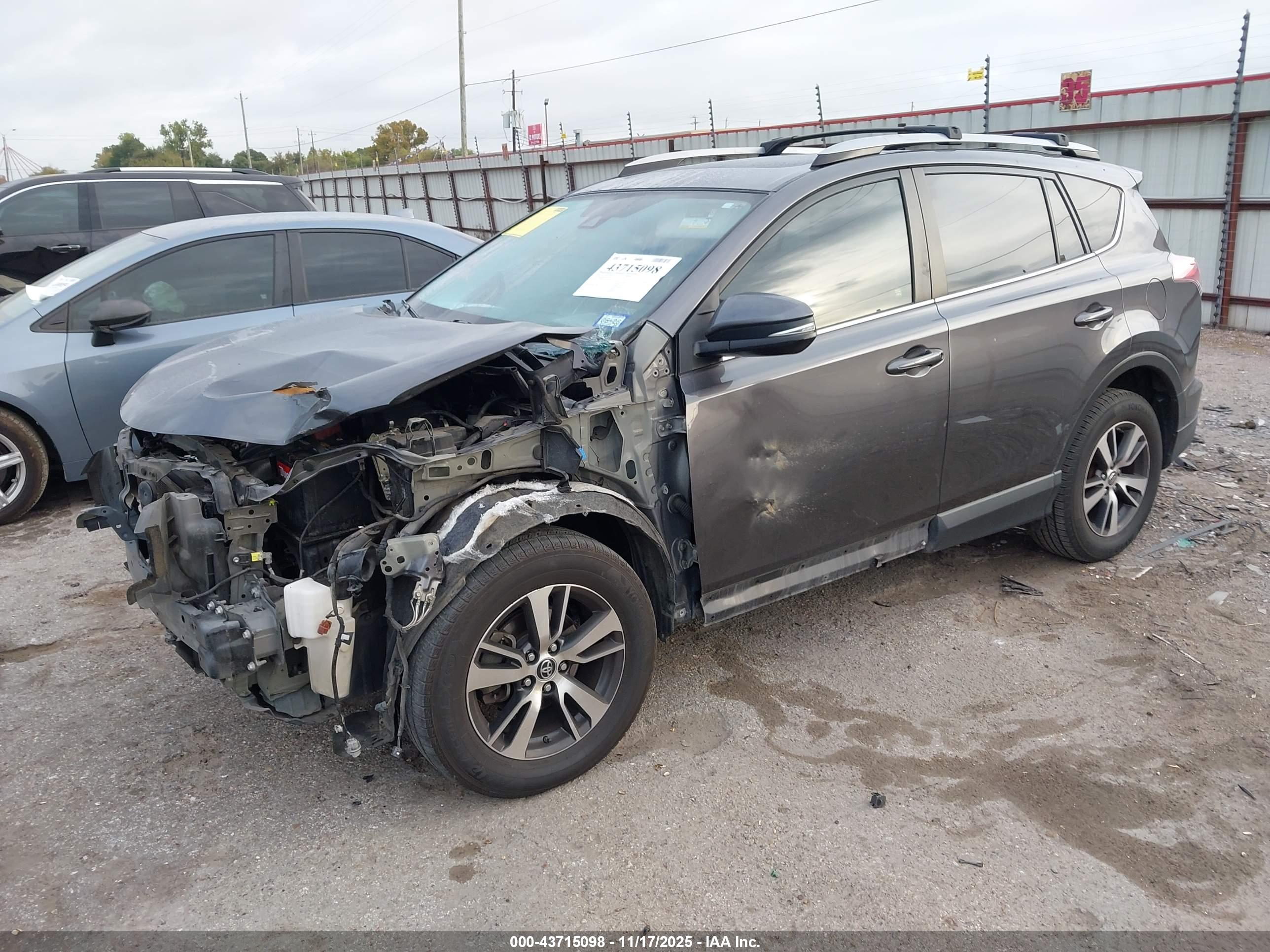 TOYOTA RAV4 image 2