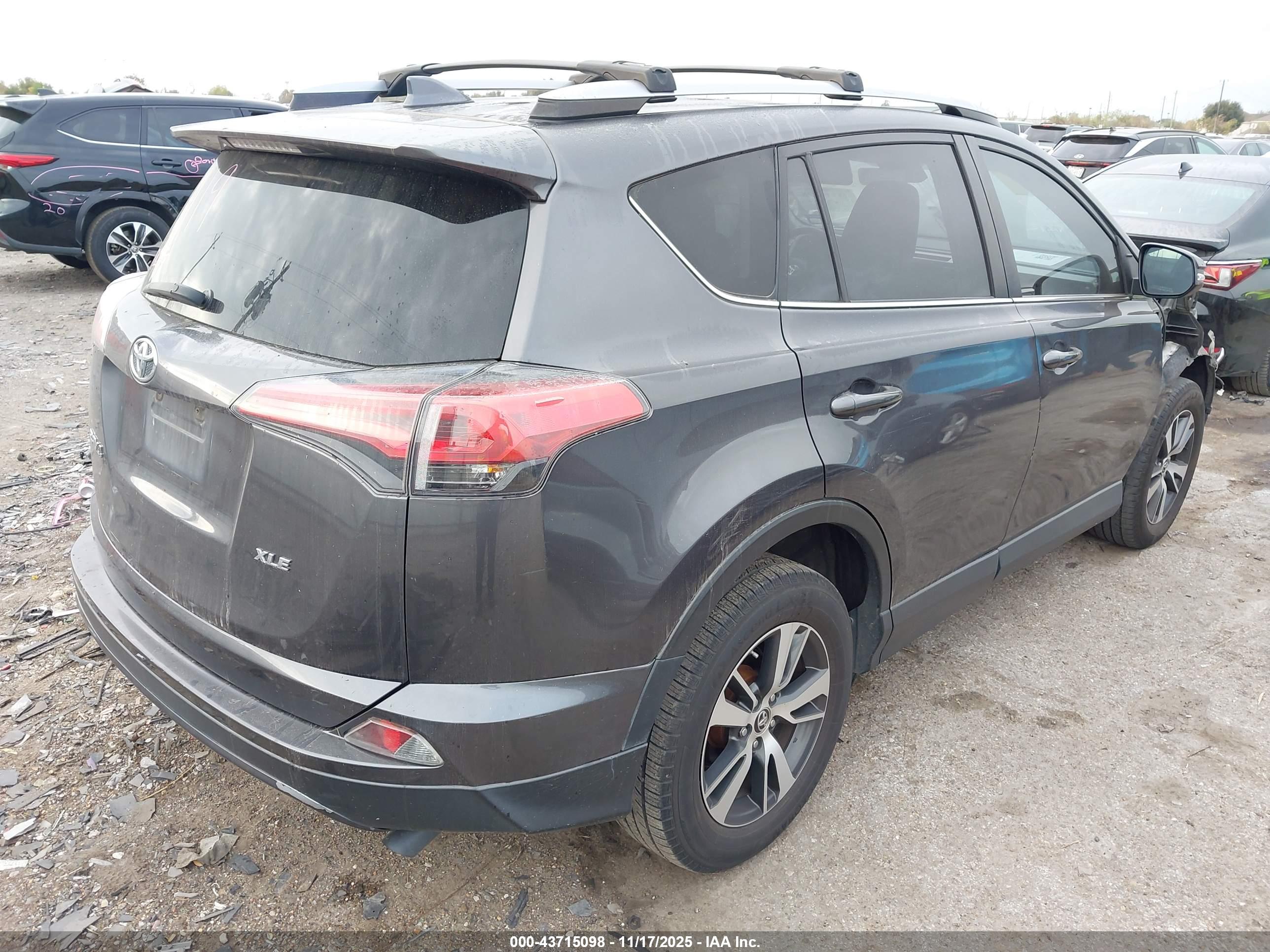 TOYOTA RAV4 image 4