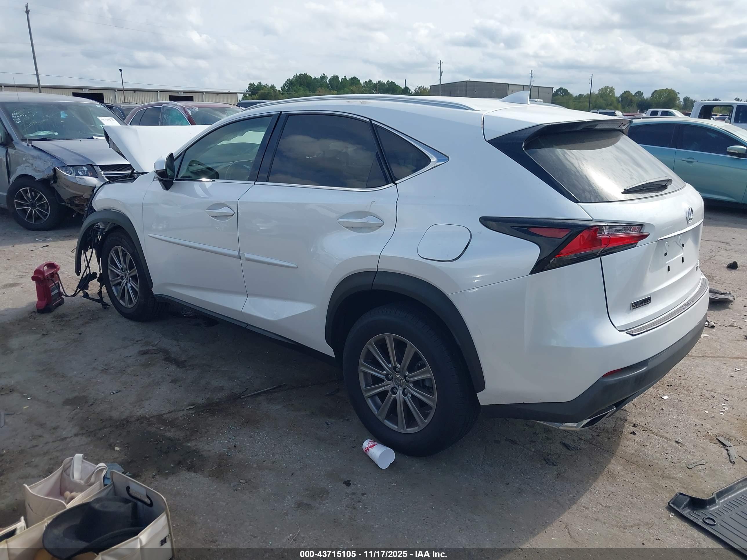 LEXUS NX image 3