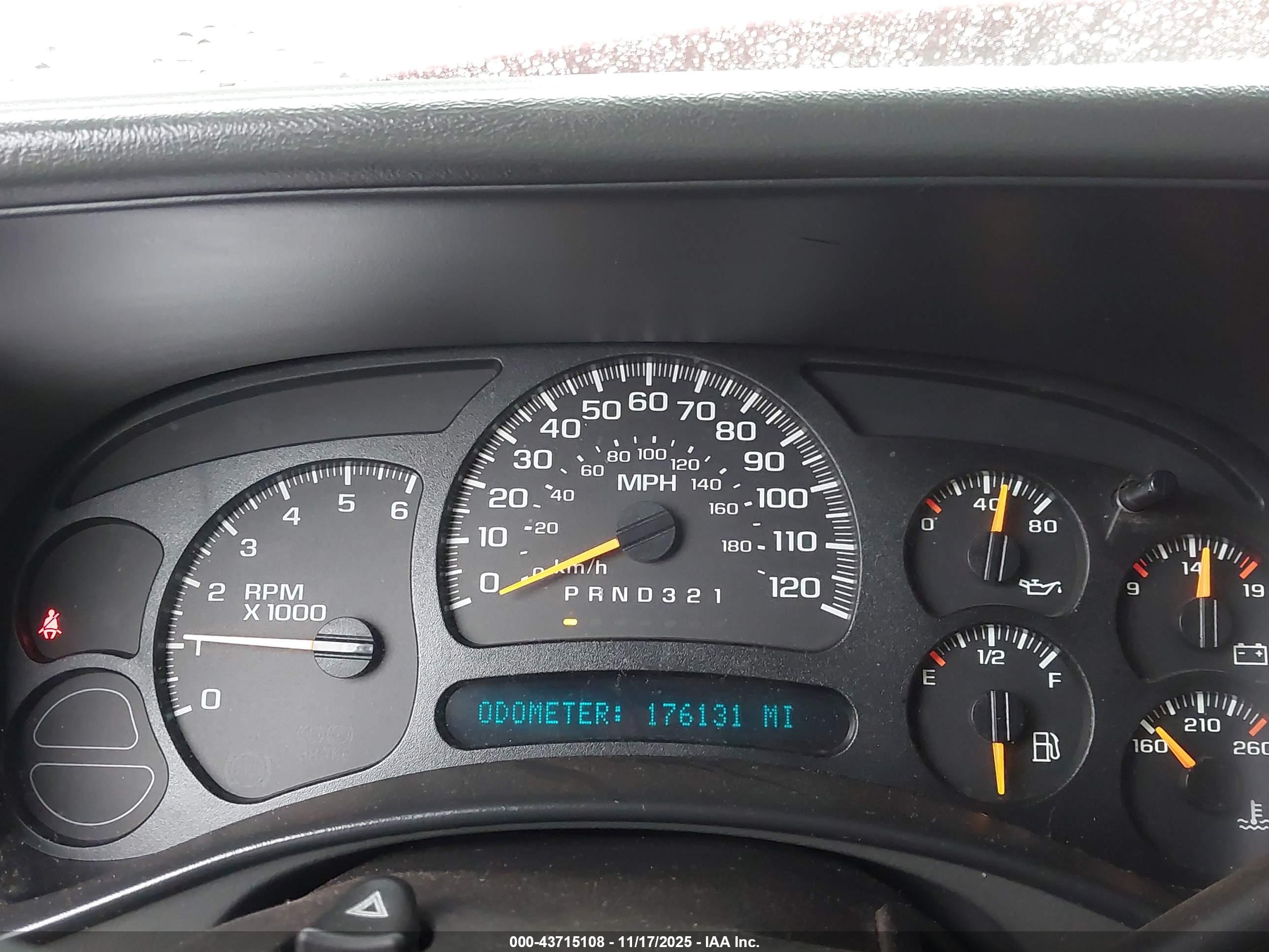 CHEVROLET SILVERADO image 7