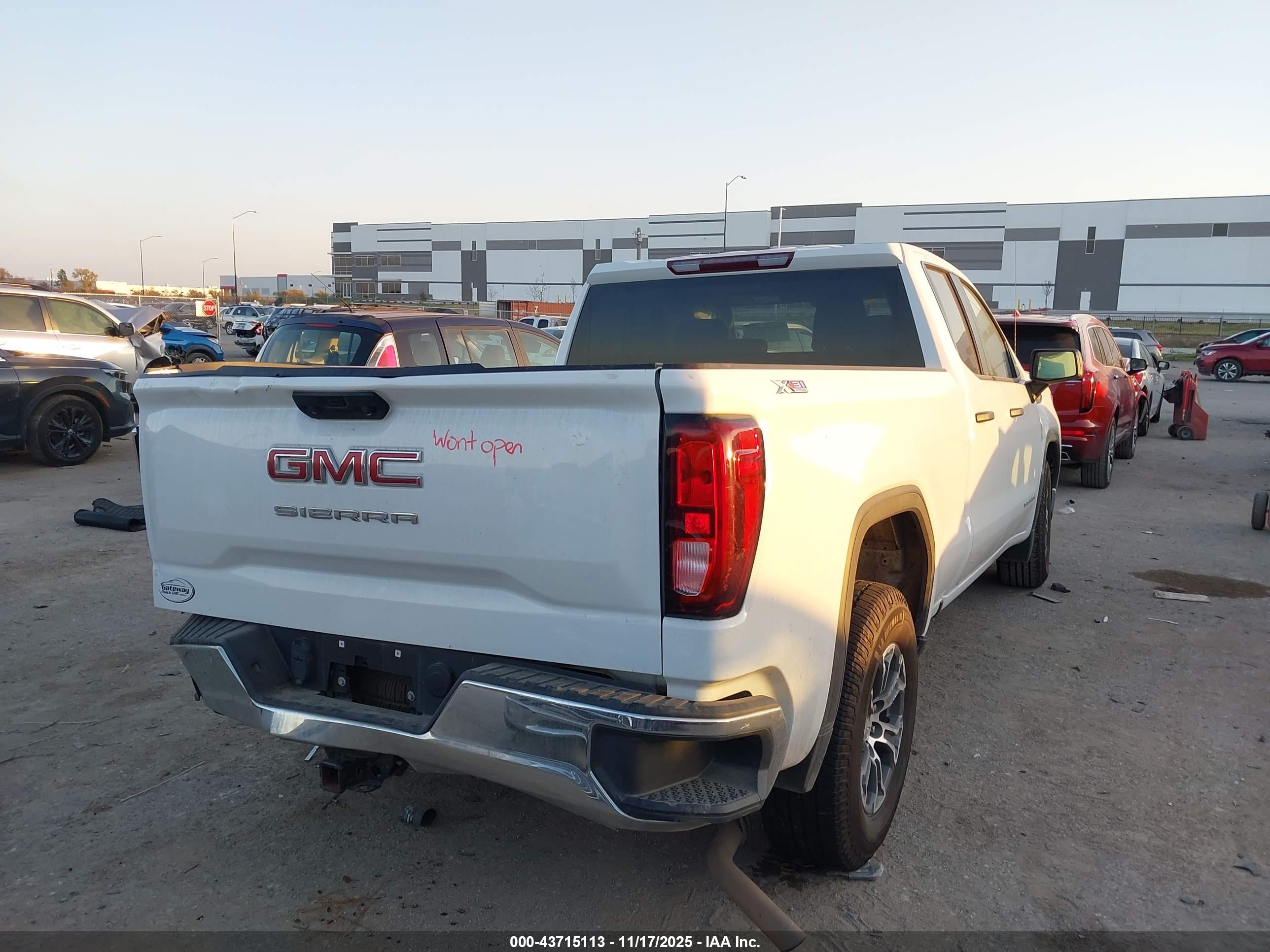 GMC SIERRA image 4