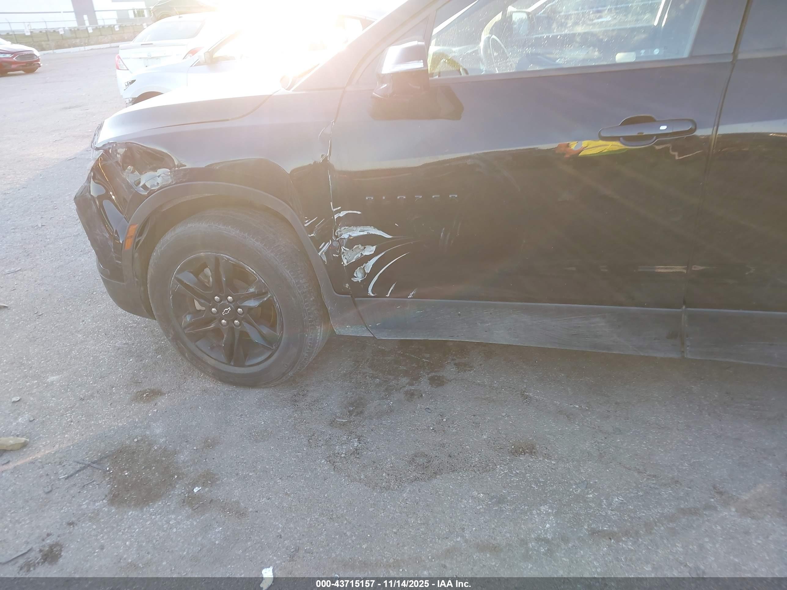 CHEVROLET BLAZER image 6