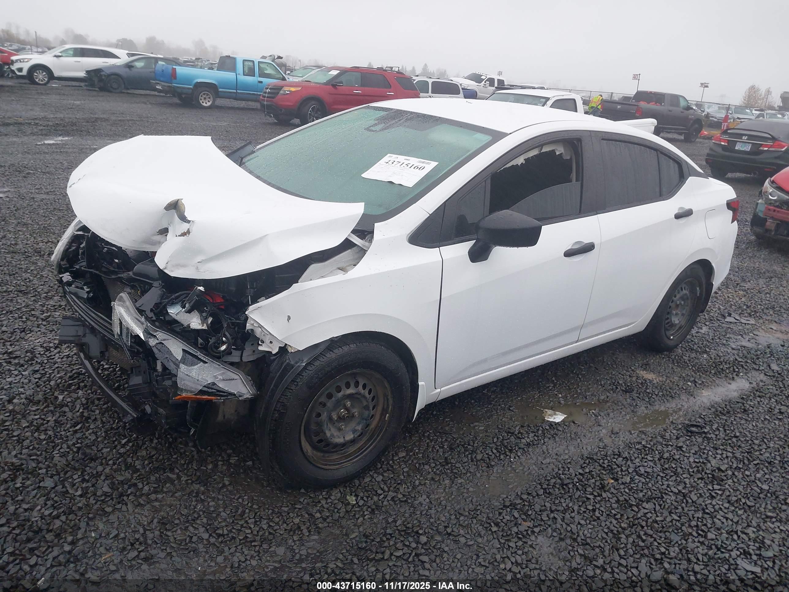 NISSAN VERSA image 2