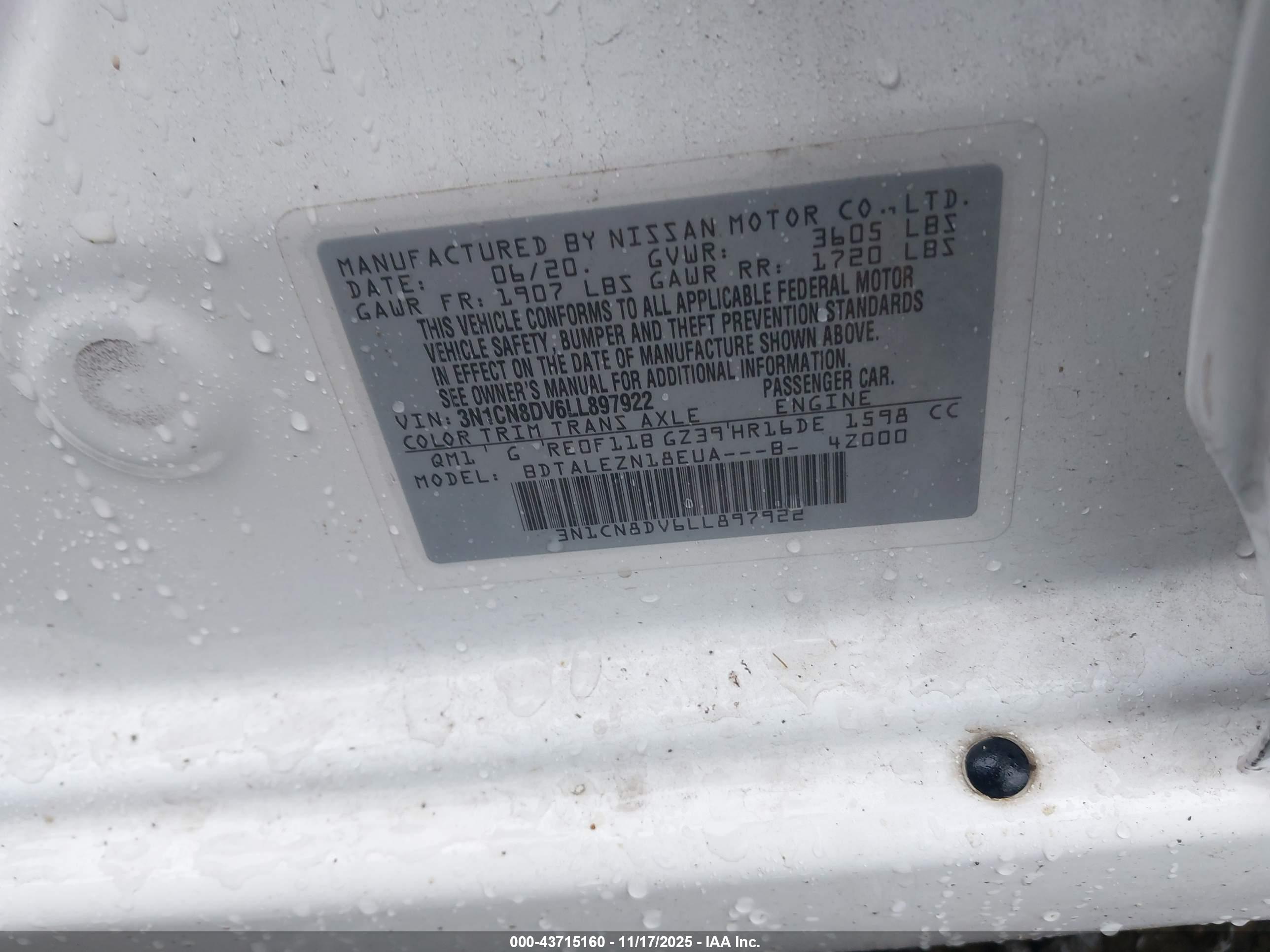 NISSAN VERSA image 9