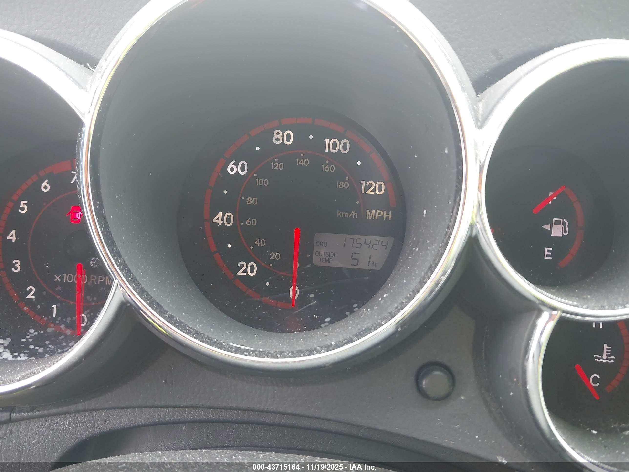 TOYOTA MATRIX image 7
