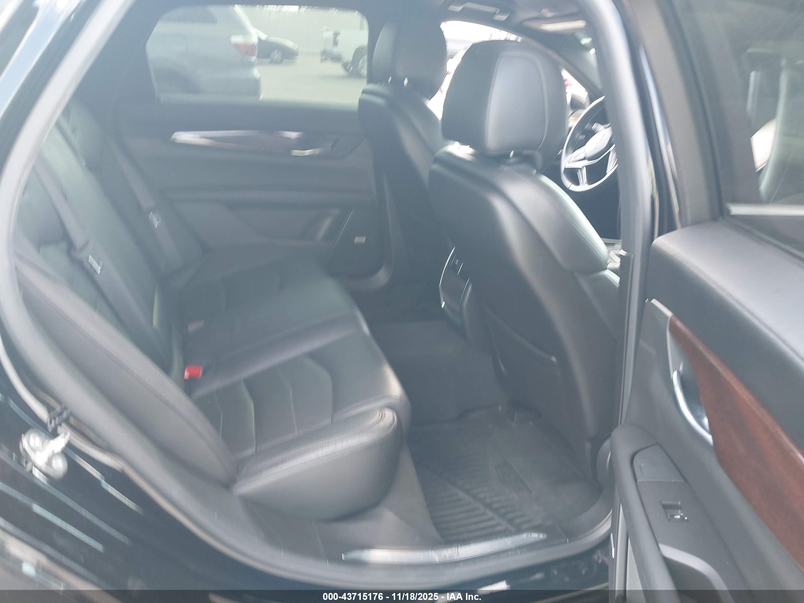 CADILLAC CT6 image 8