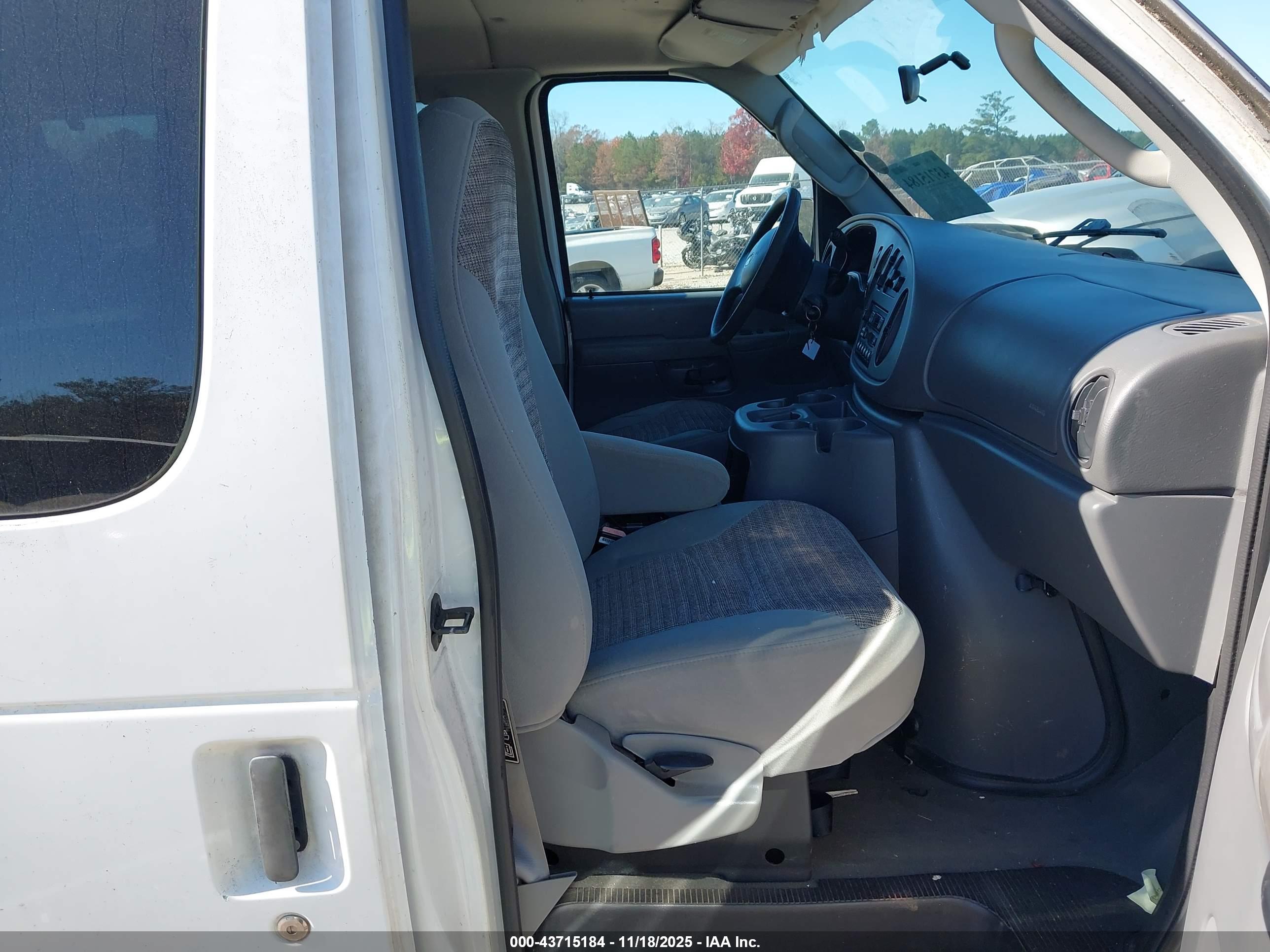FORD E-350 image 5