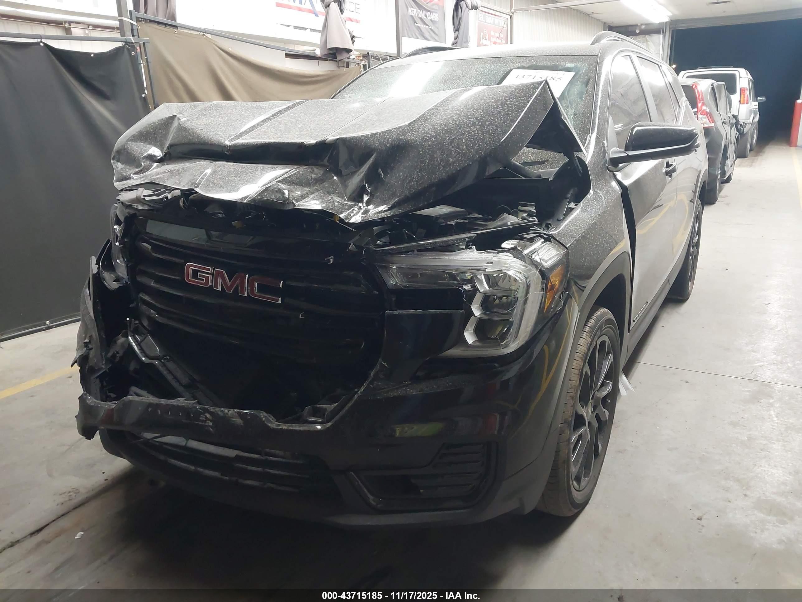 GMC TERRAIN image 2