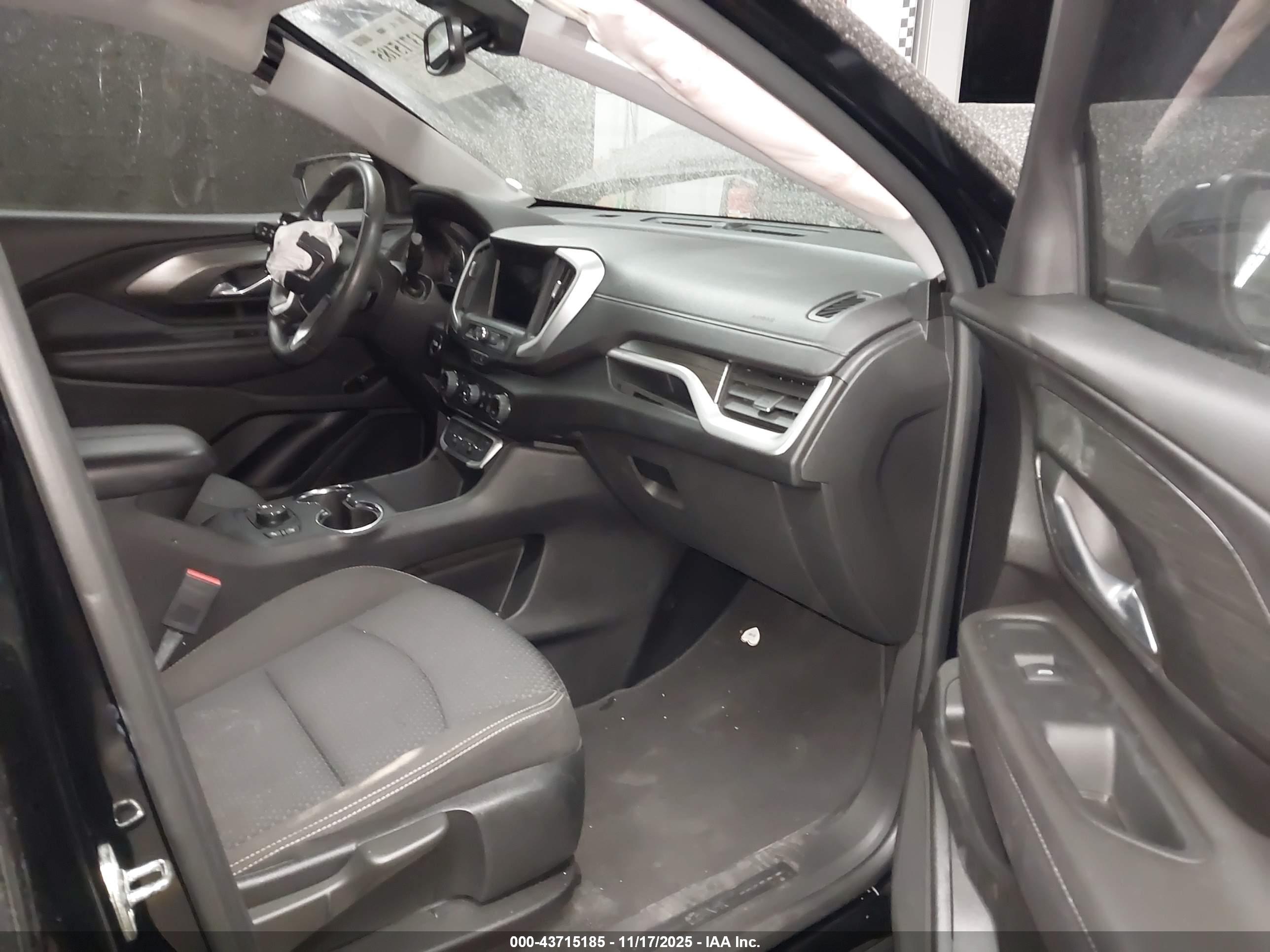 GMC TERRAIN image 5
