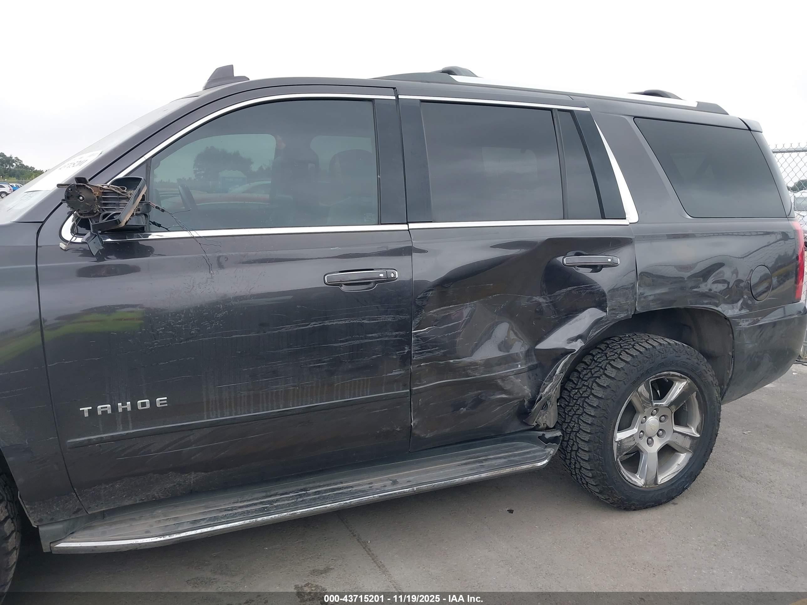 CHEVROLET TAHOE image 6