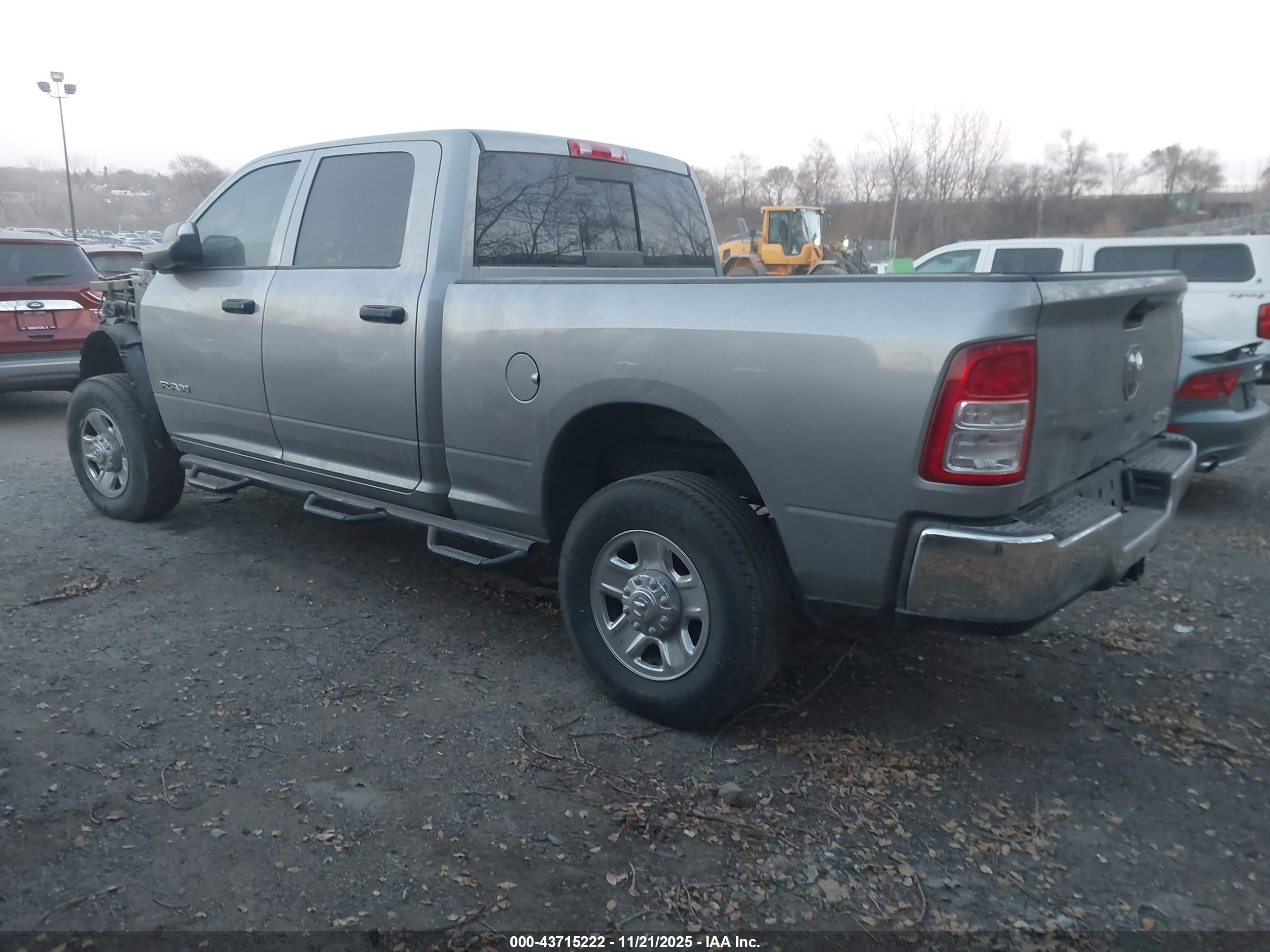 RAM 2500 image 3