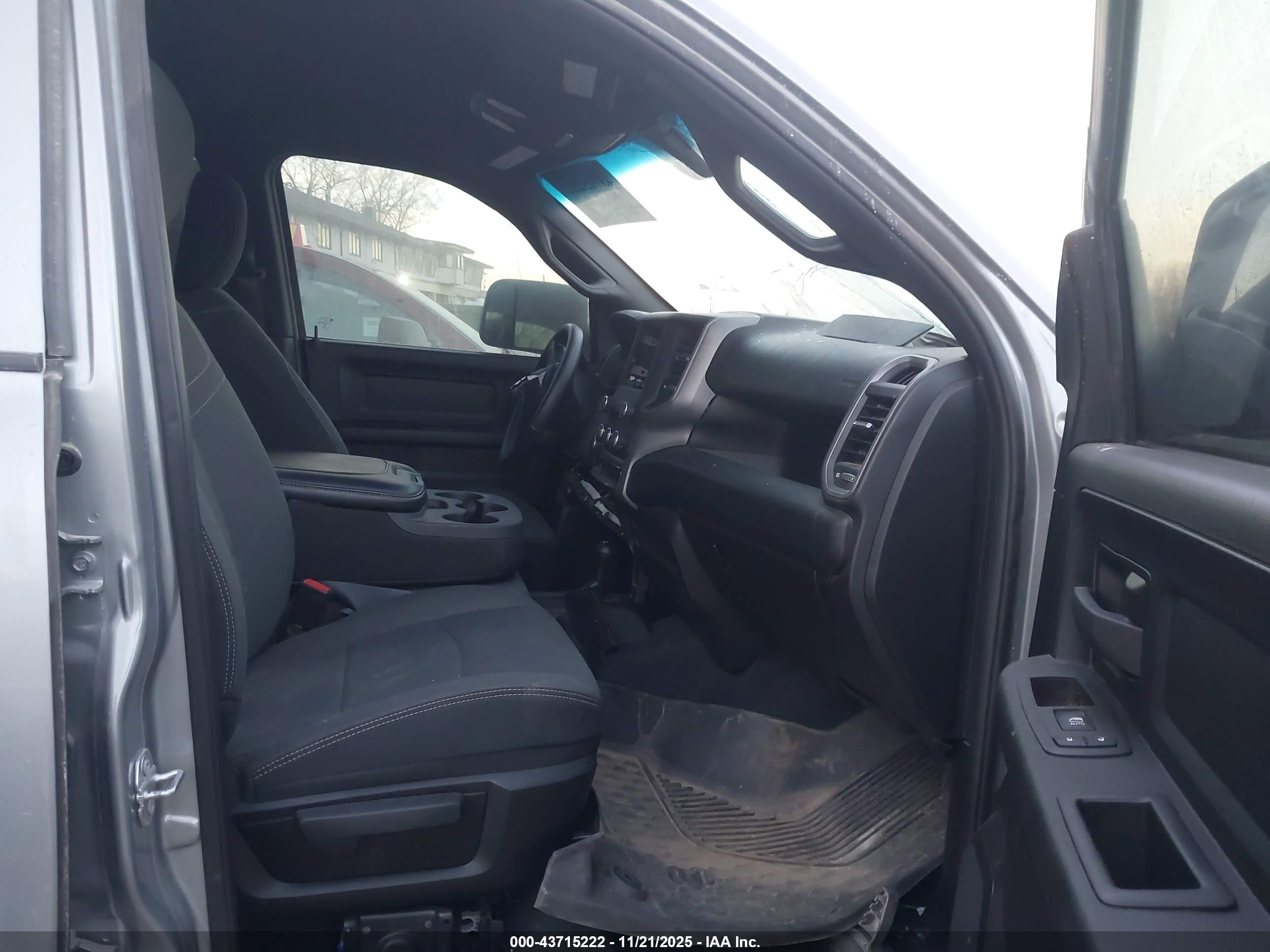 RAM 2500 image 5