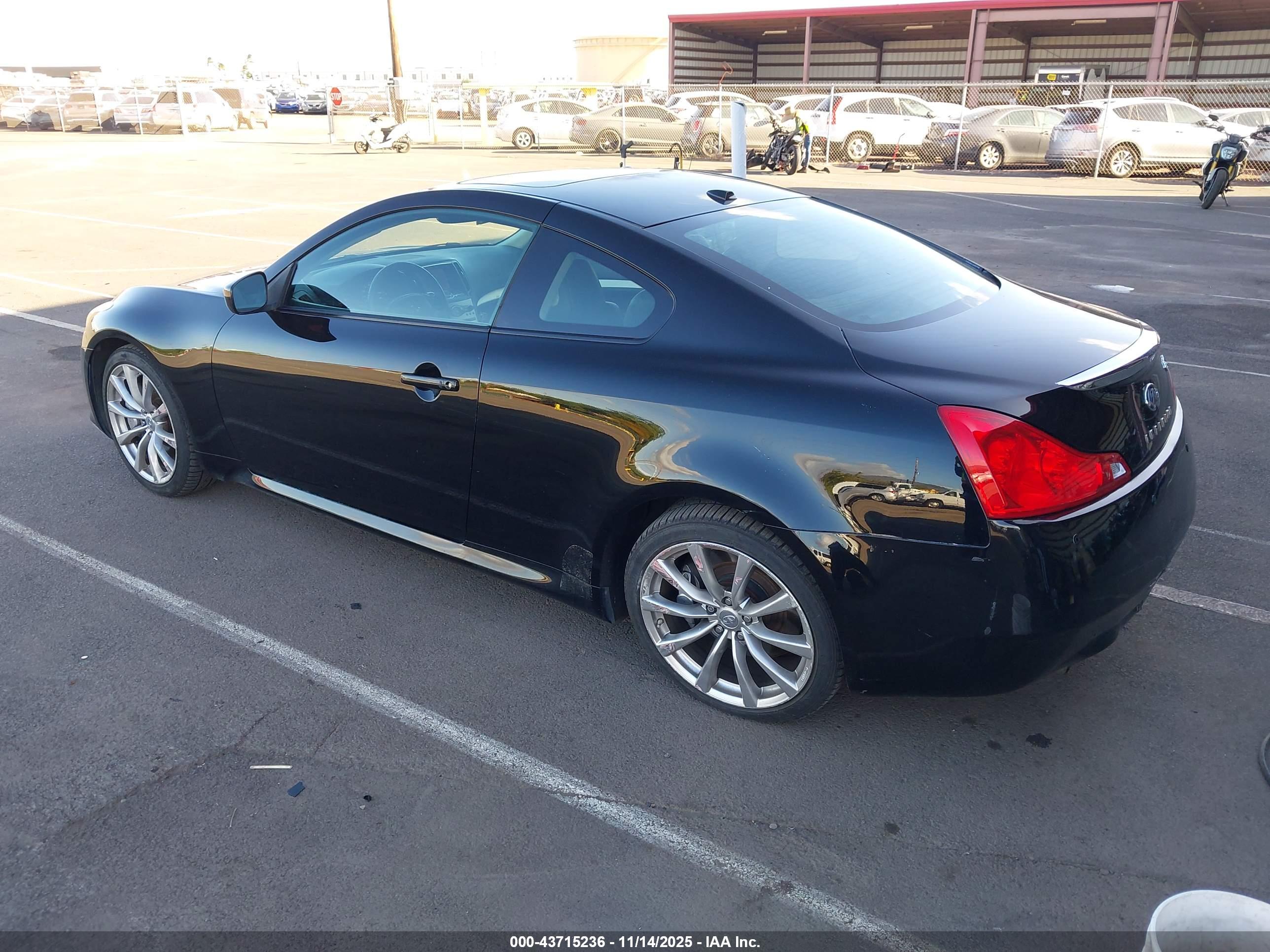 INFINITI G37 image 3