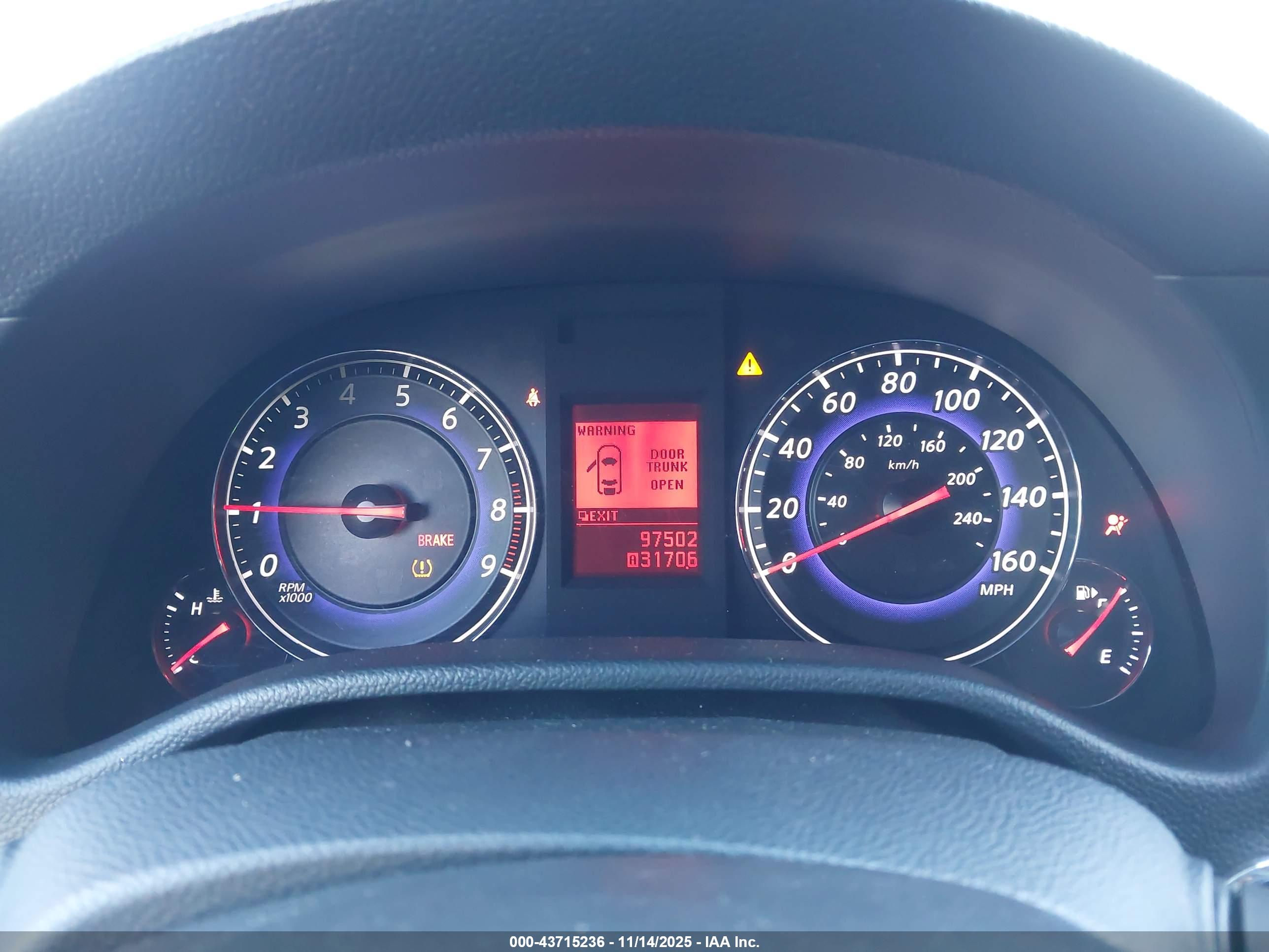 INFINITI G37 image 7