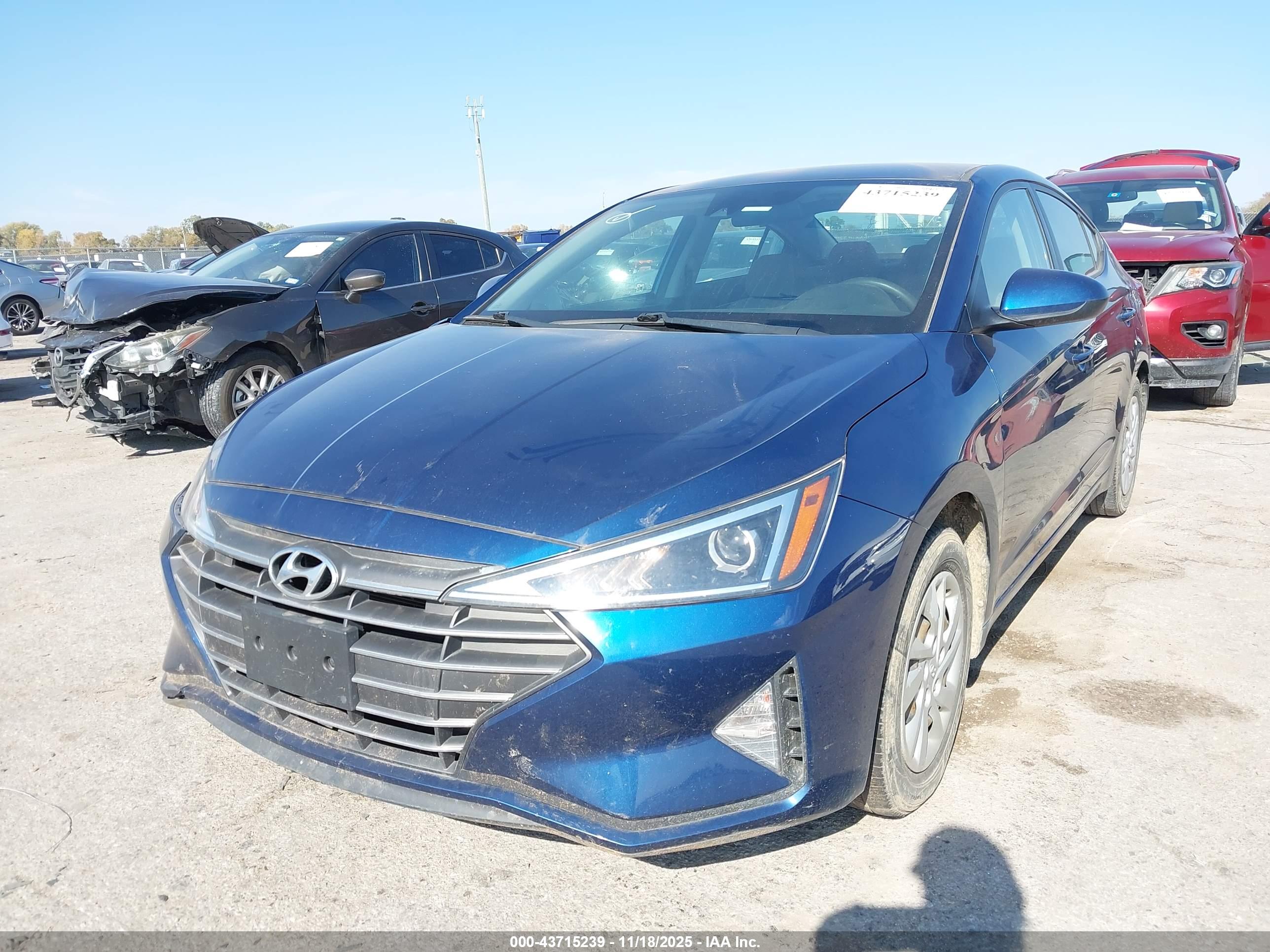 HYUNDAI ELANTRA image 2