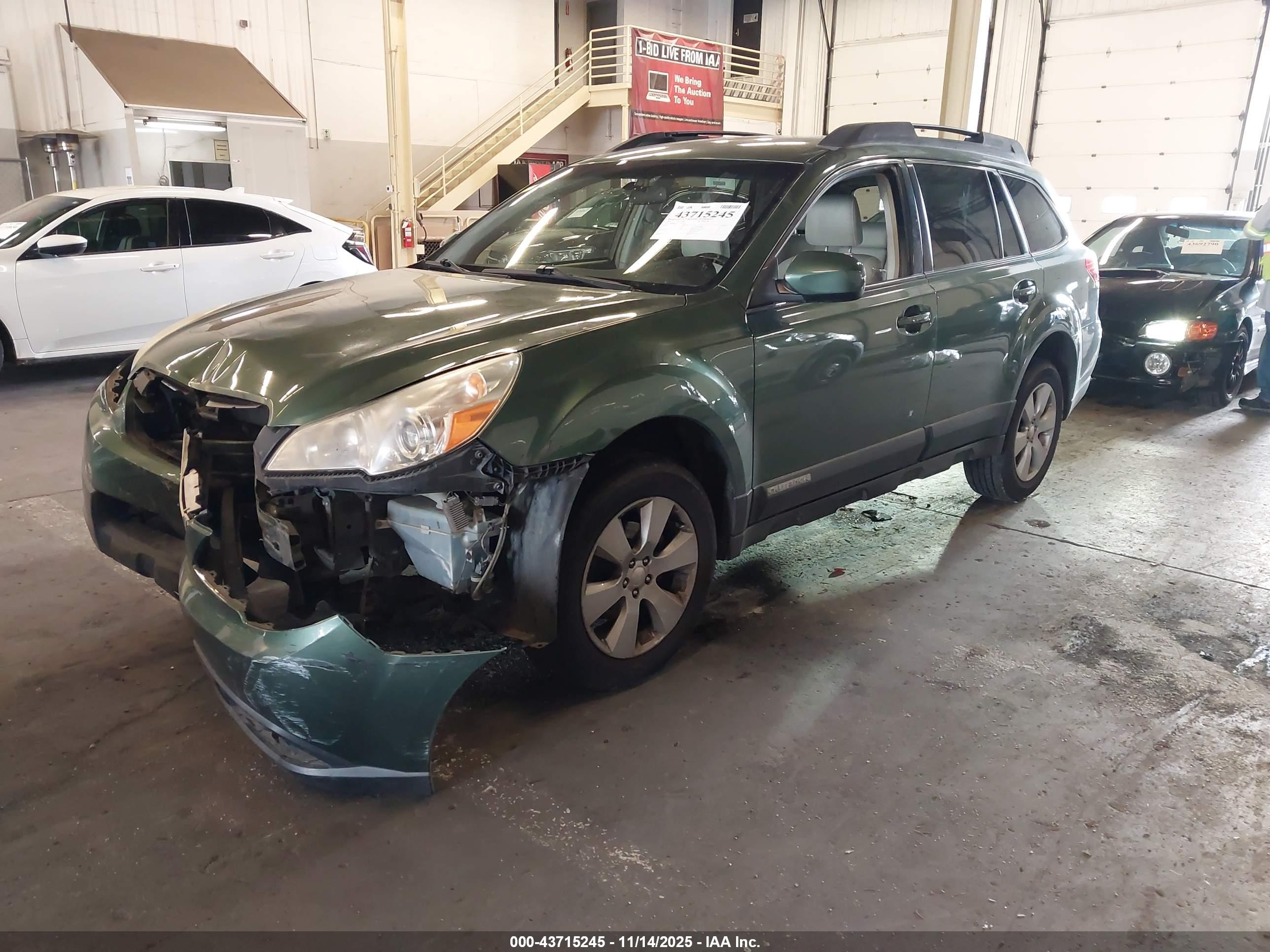 SUBARU OUTBACK image 2