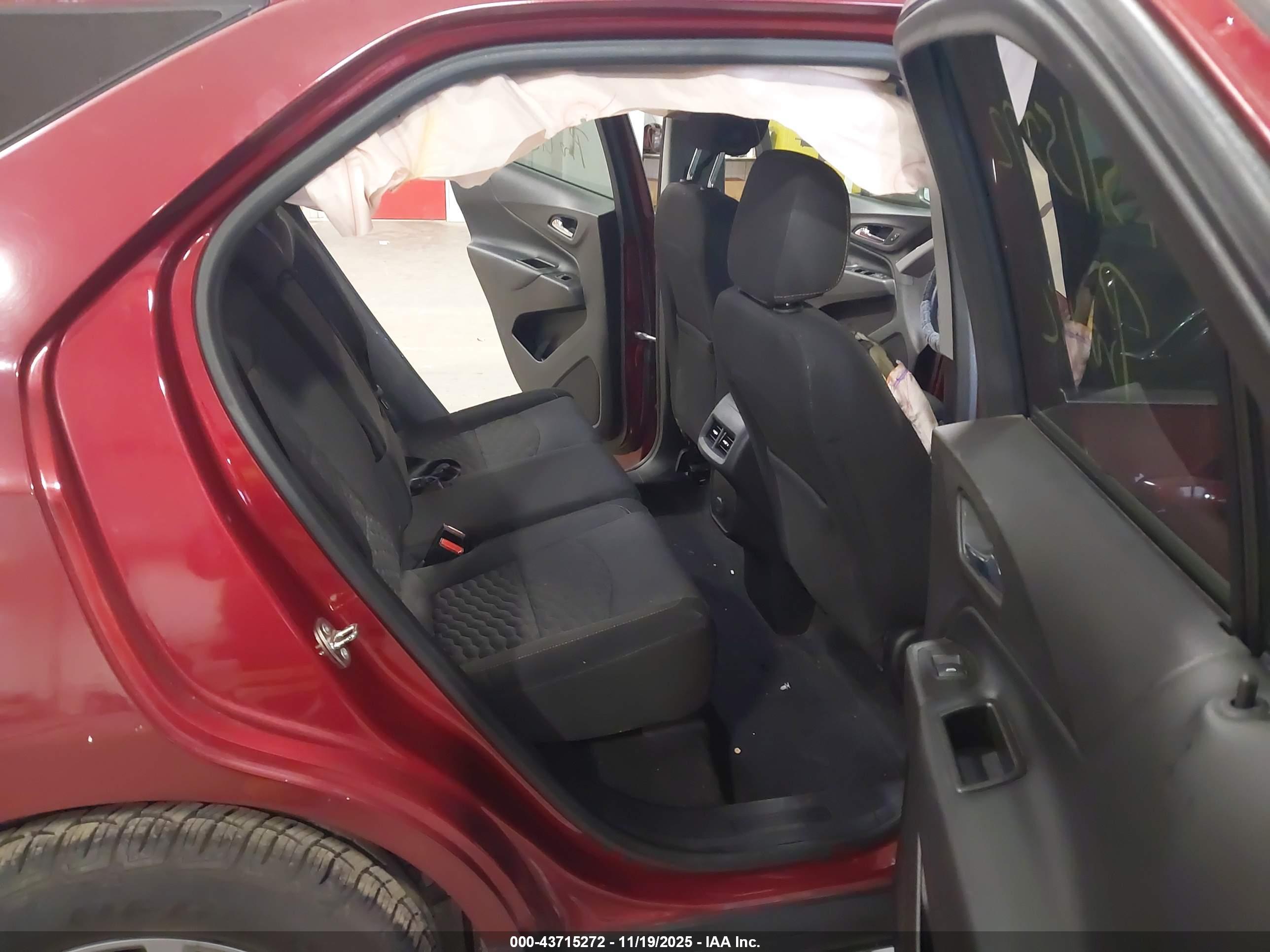 CHEVROLET EQUINOX image 8