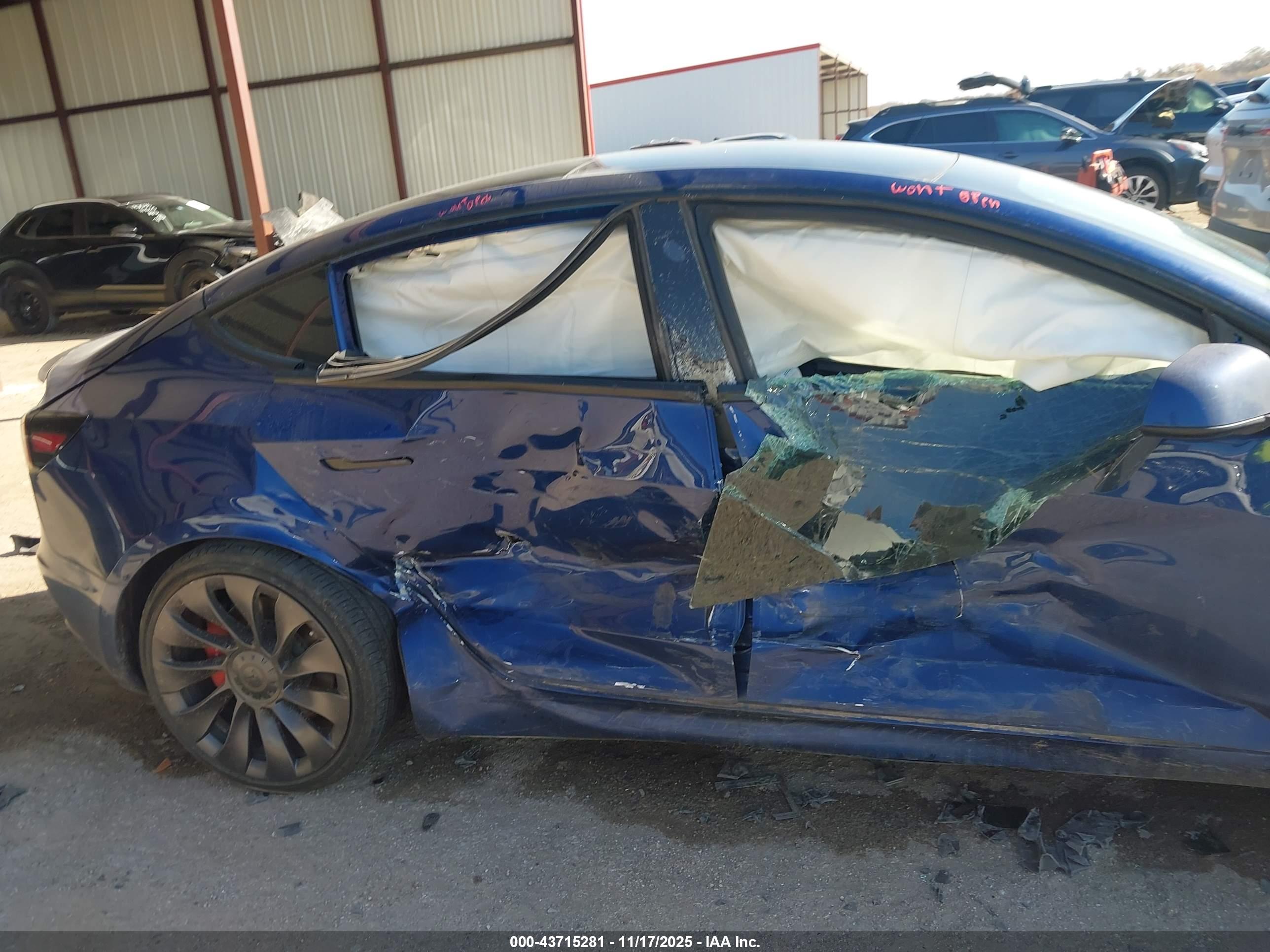 TESLA MODEL image 6