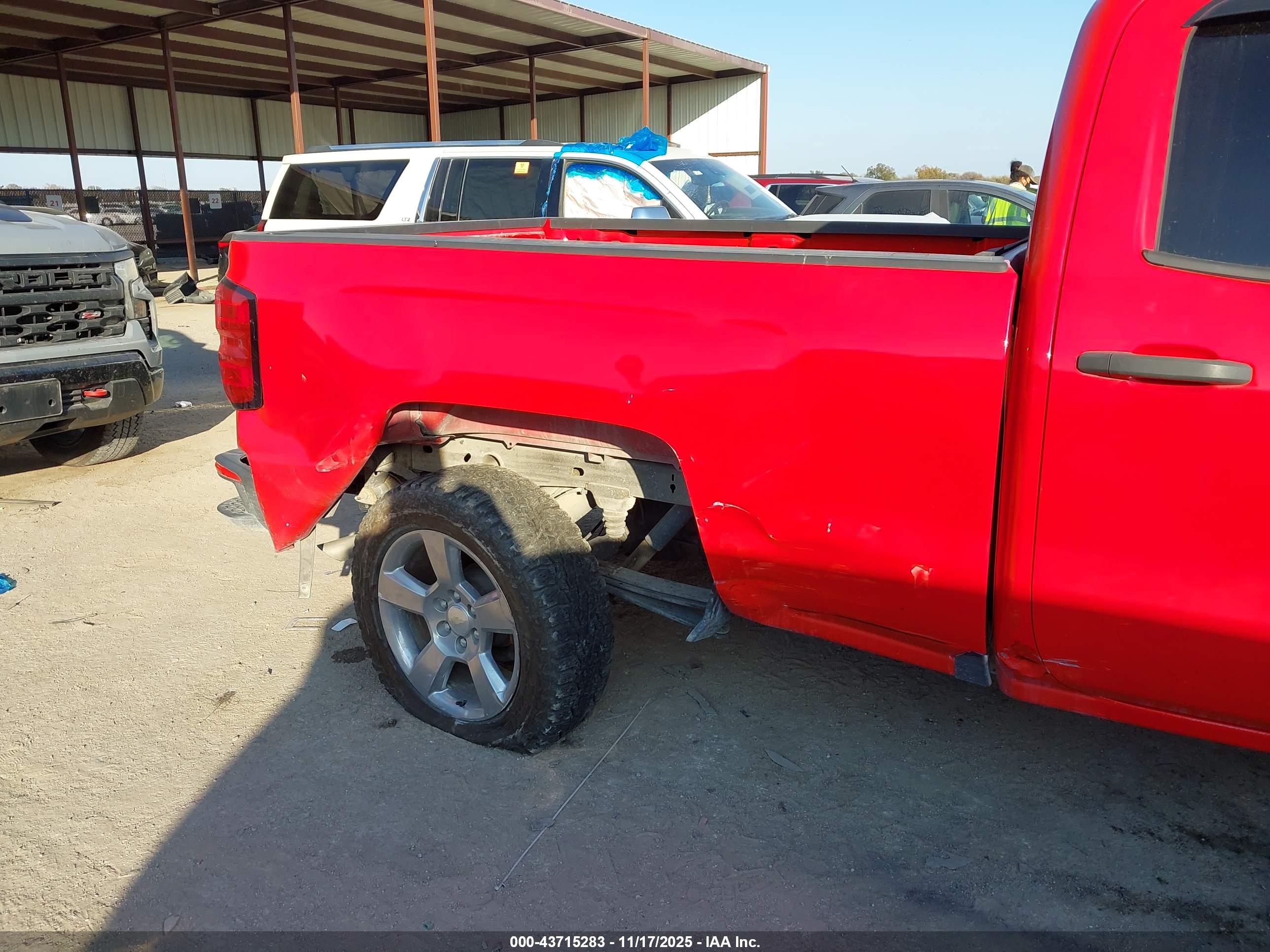 CHEVROLET SILVERADO image 6