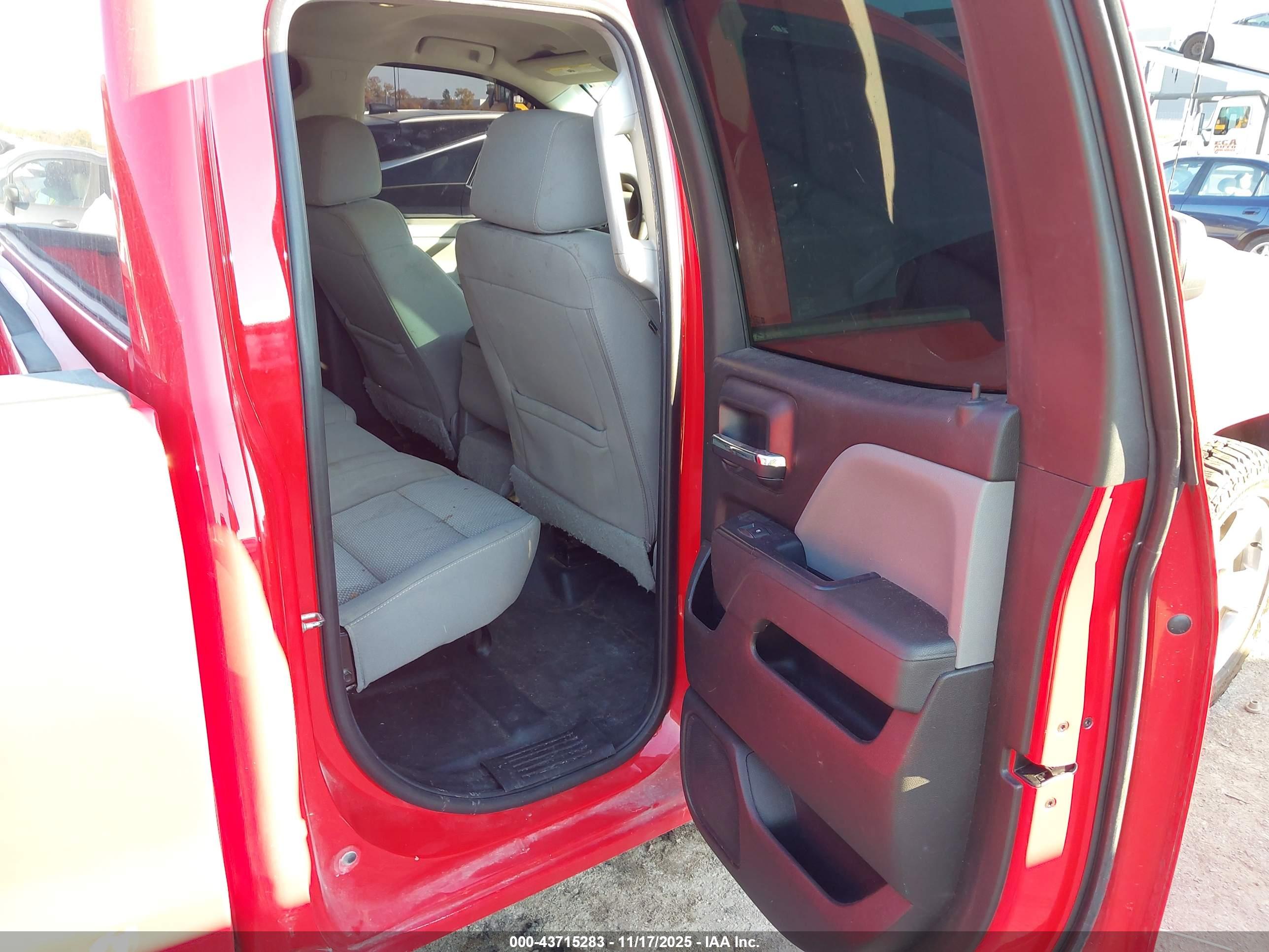 CHEVROLET SILVERADO image 8