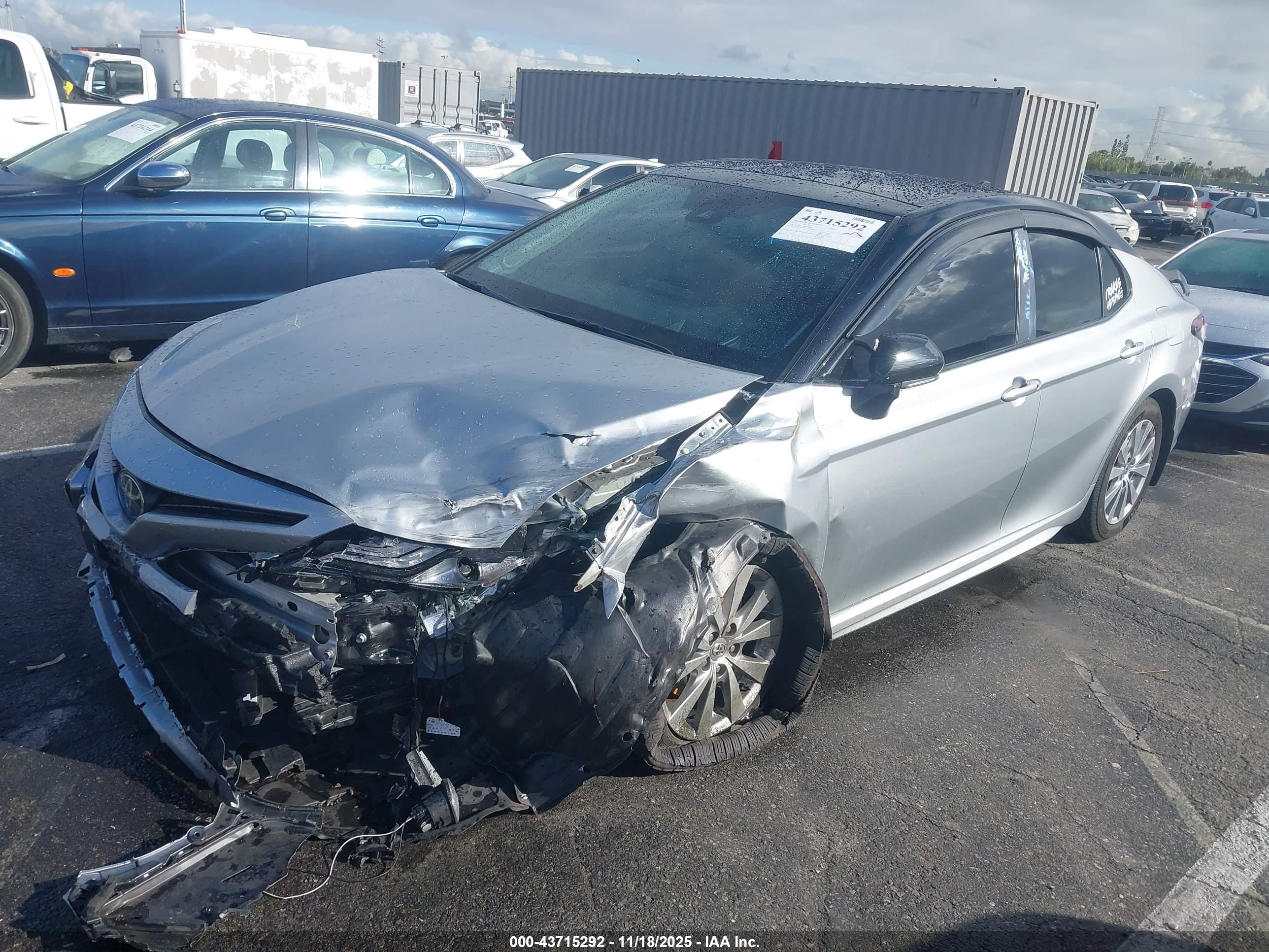 TOYOTA CAMRY image 2