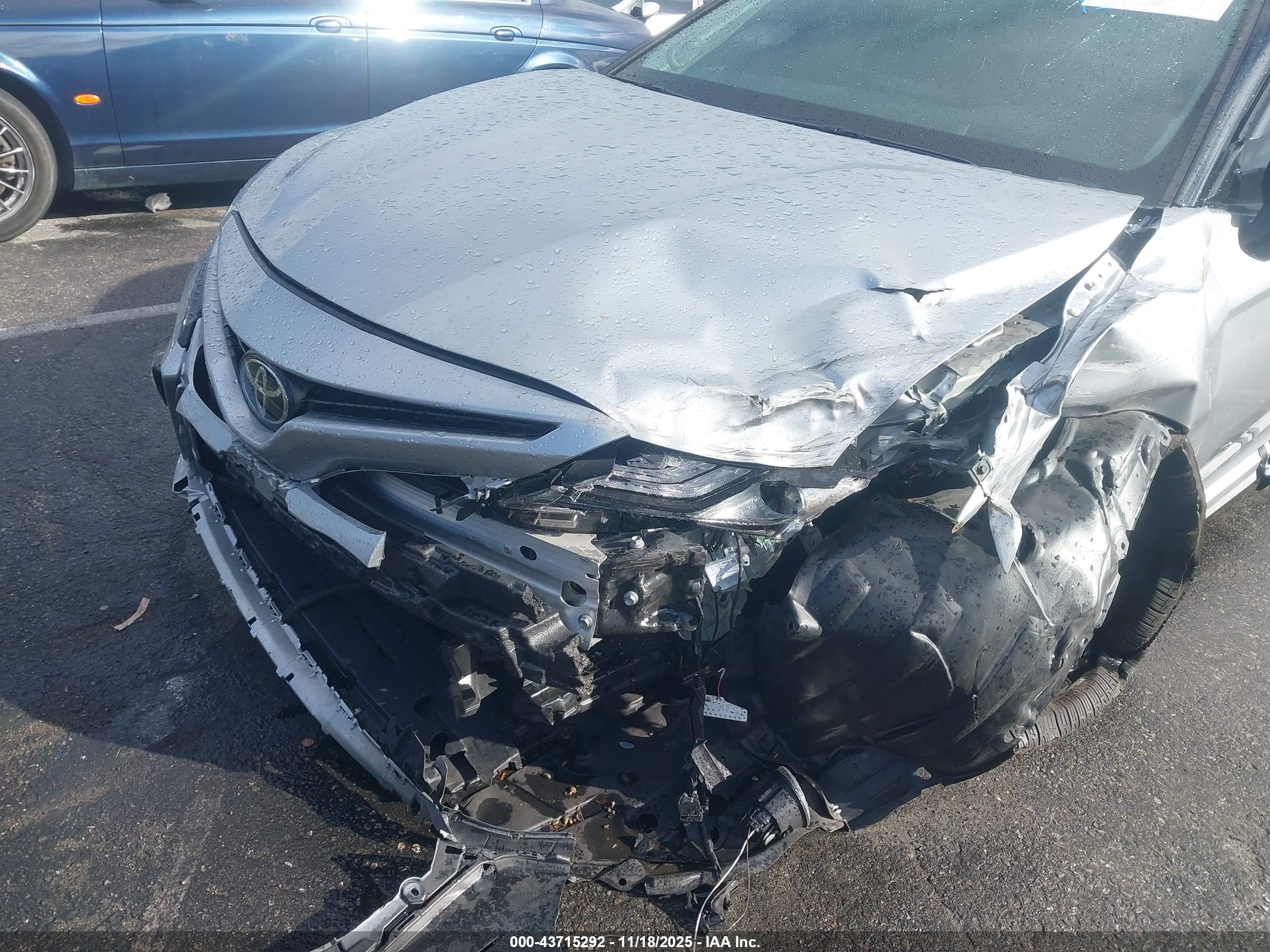 TOYOTA CAMRY image 6