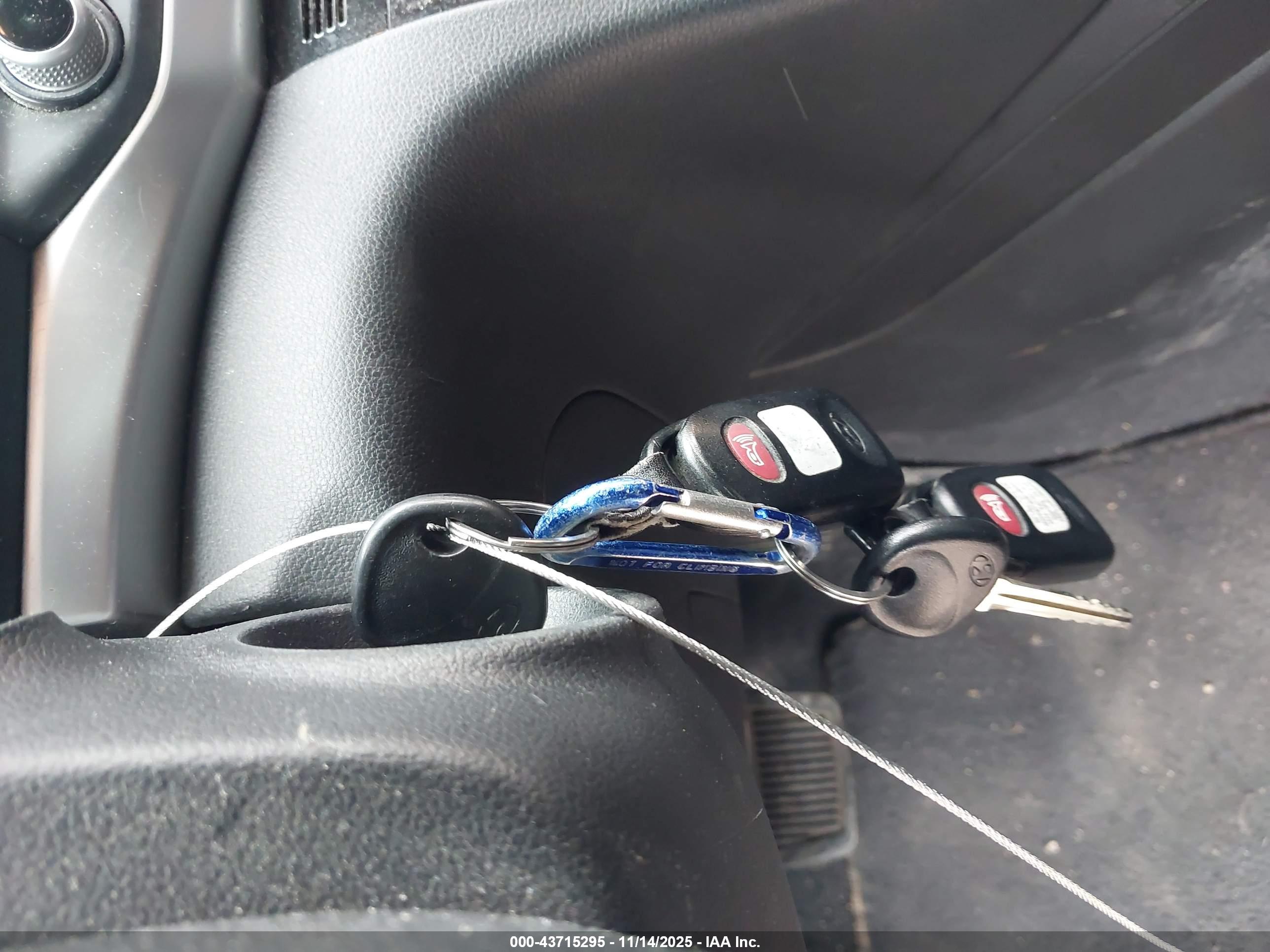 HYUNDAI ELANTRA image 11