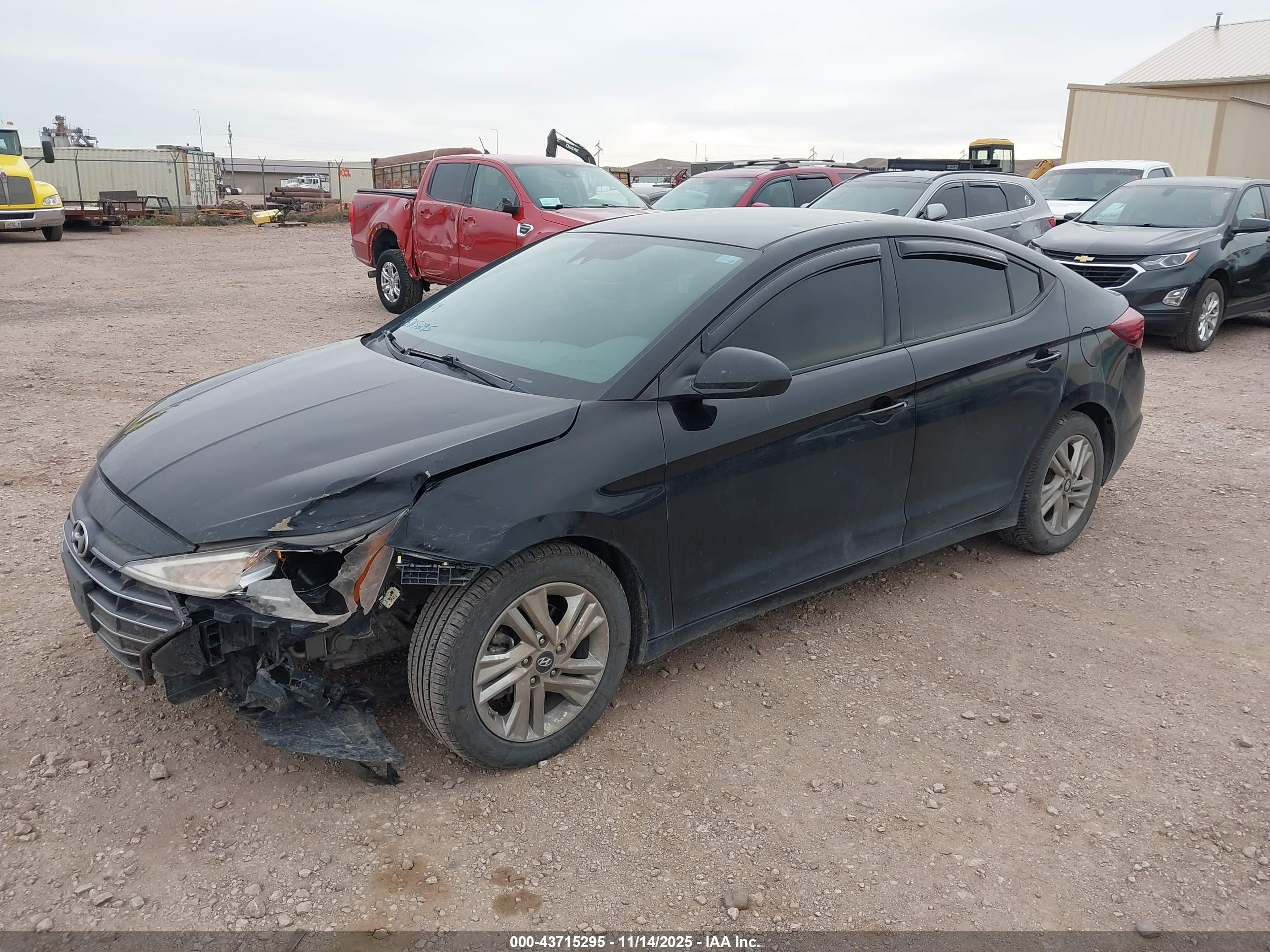 HYUNDAI ELANTRA image 2