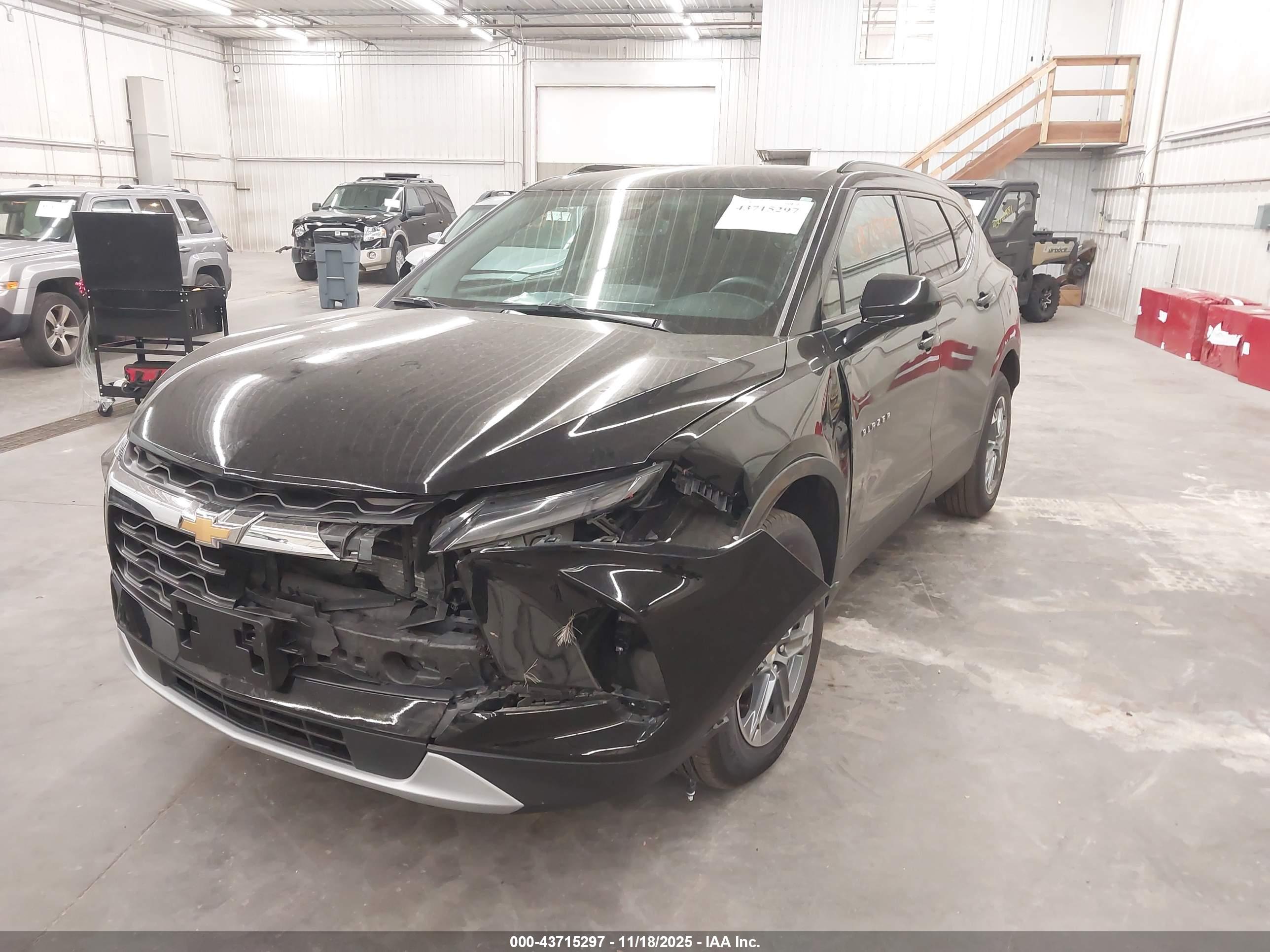 CHEVROLET BLAZER image 6