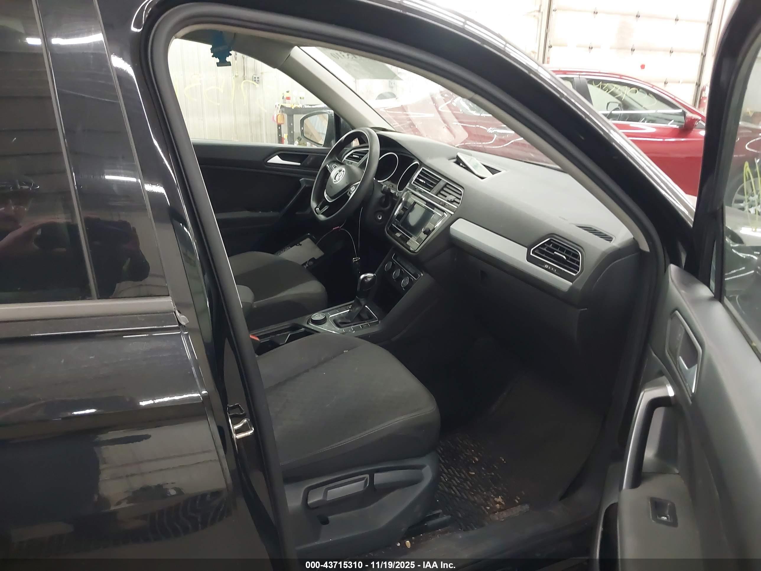 VOLKSWAGEN TIGUAN image 5