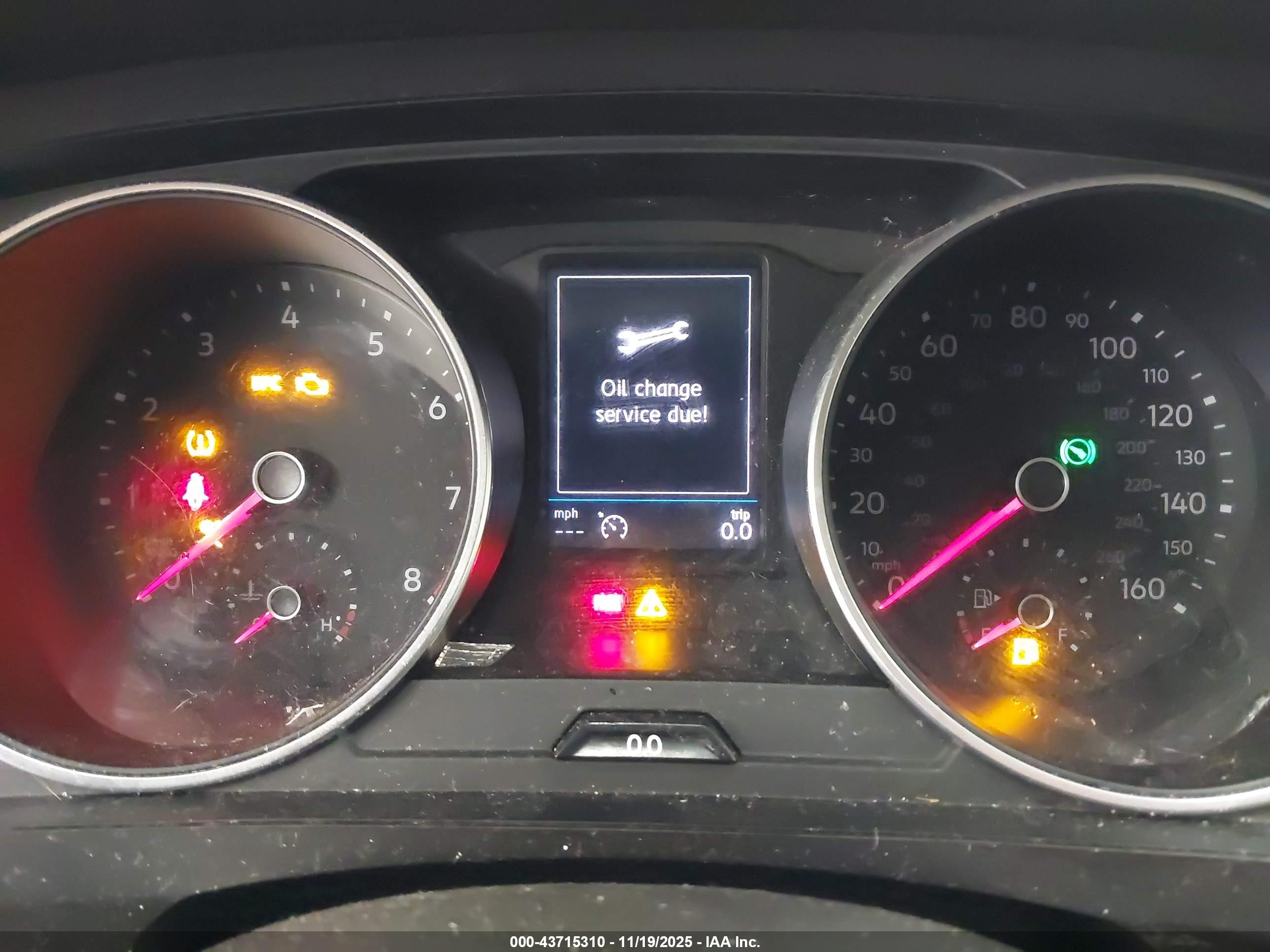 VOLKSWAGEN TIGUAN image 7