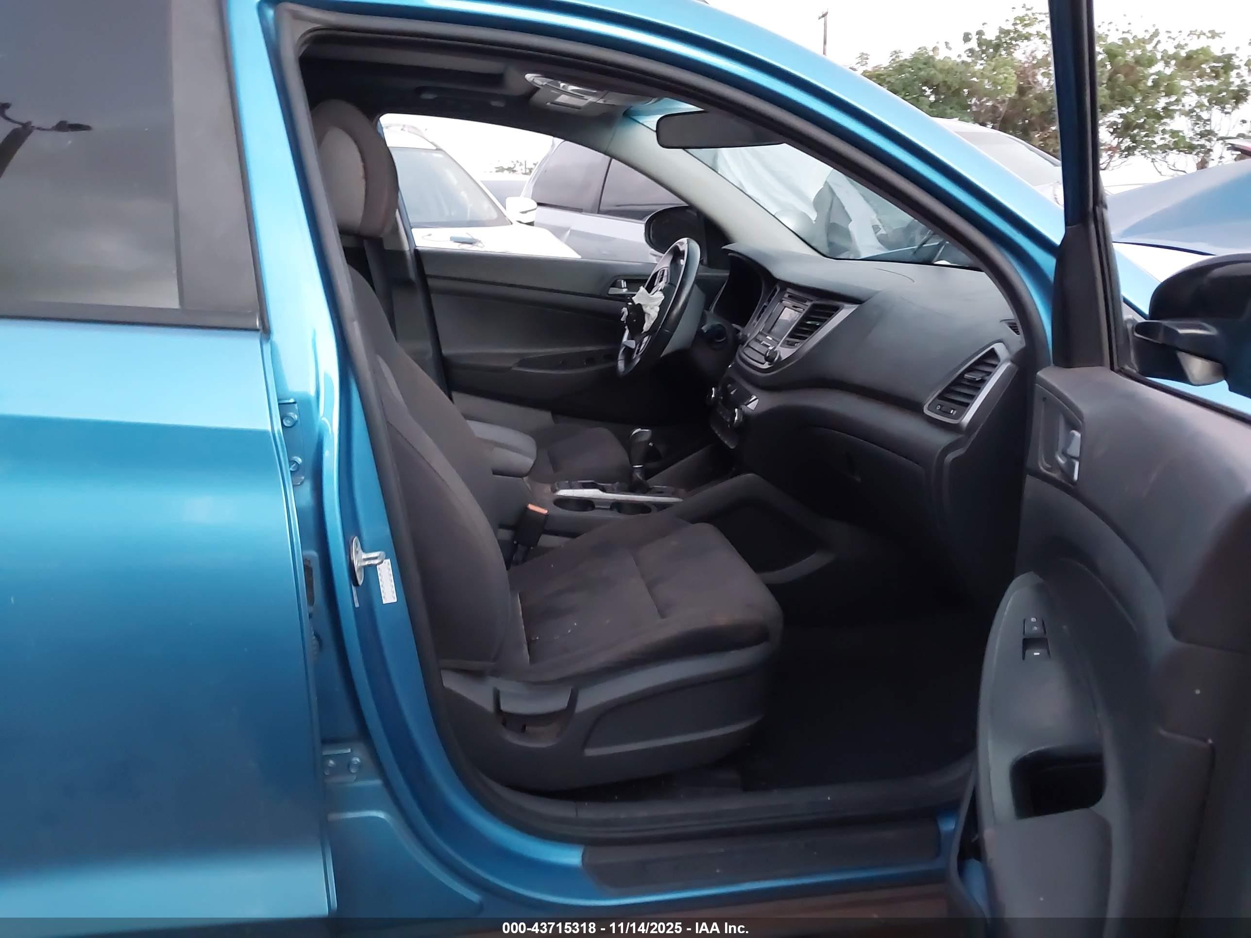 HYUNDAI TUCSON image 5