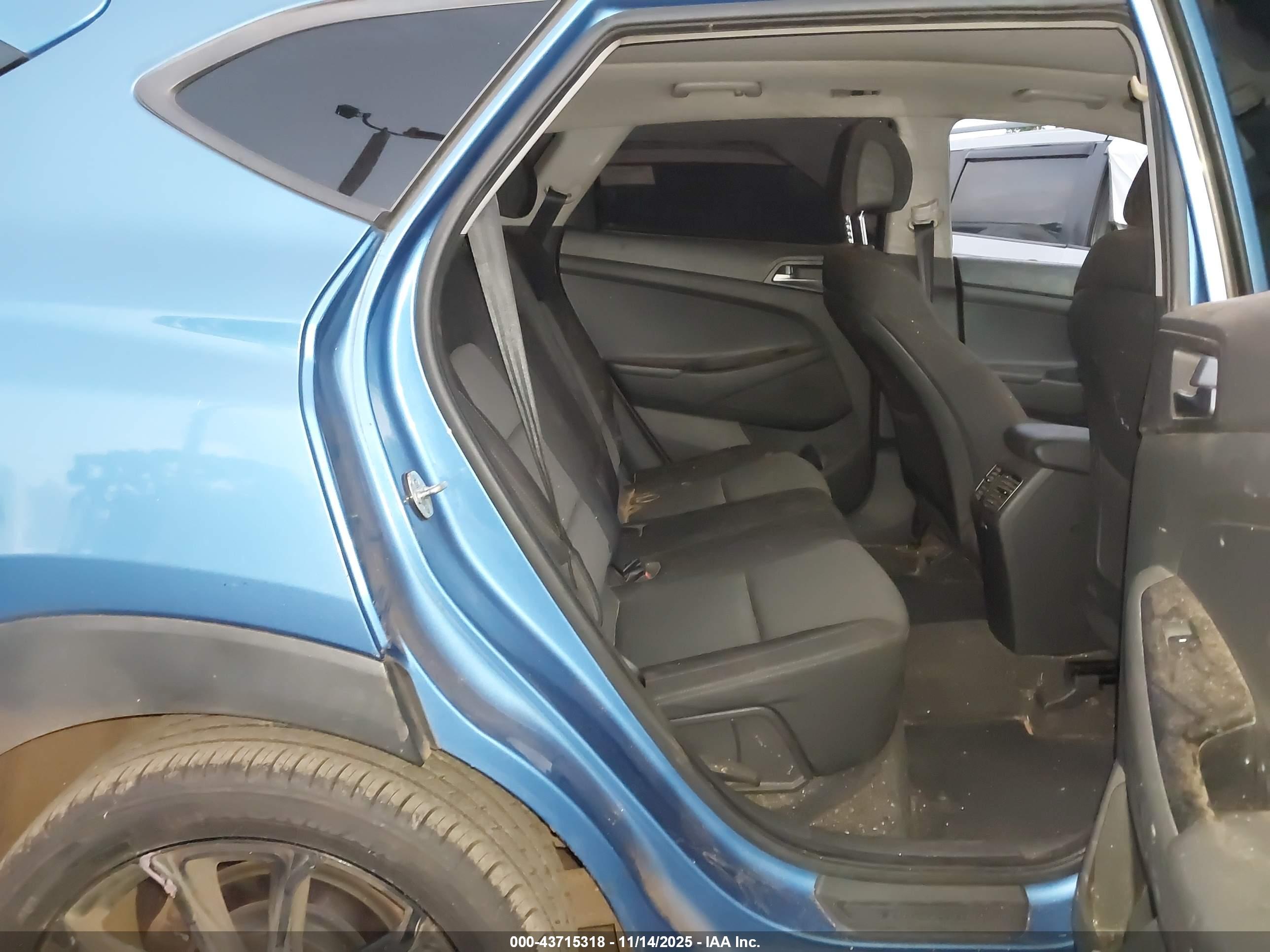 HYUNDAI TUCSON image 8