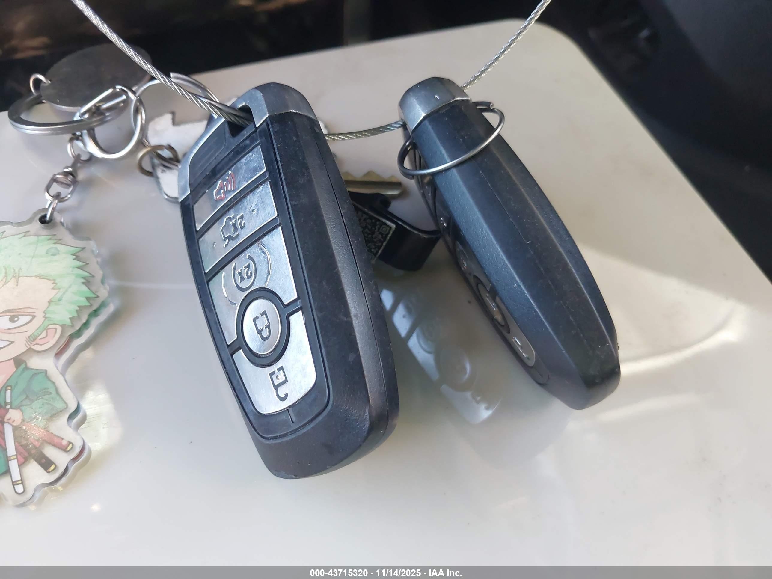 FORD FUSION image 11