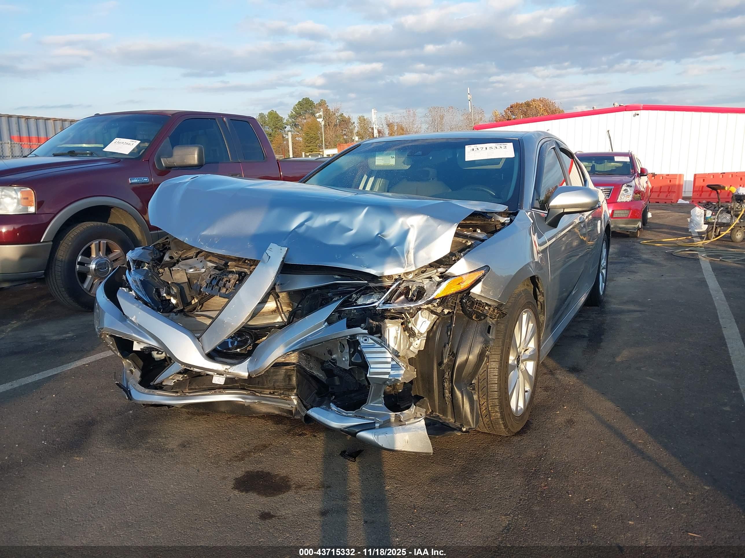 TOYOTA CAMRY image 6