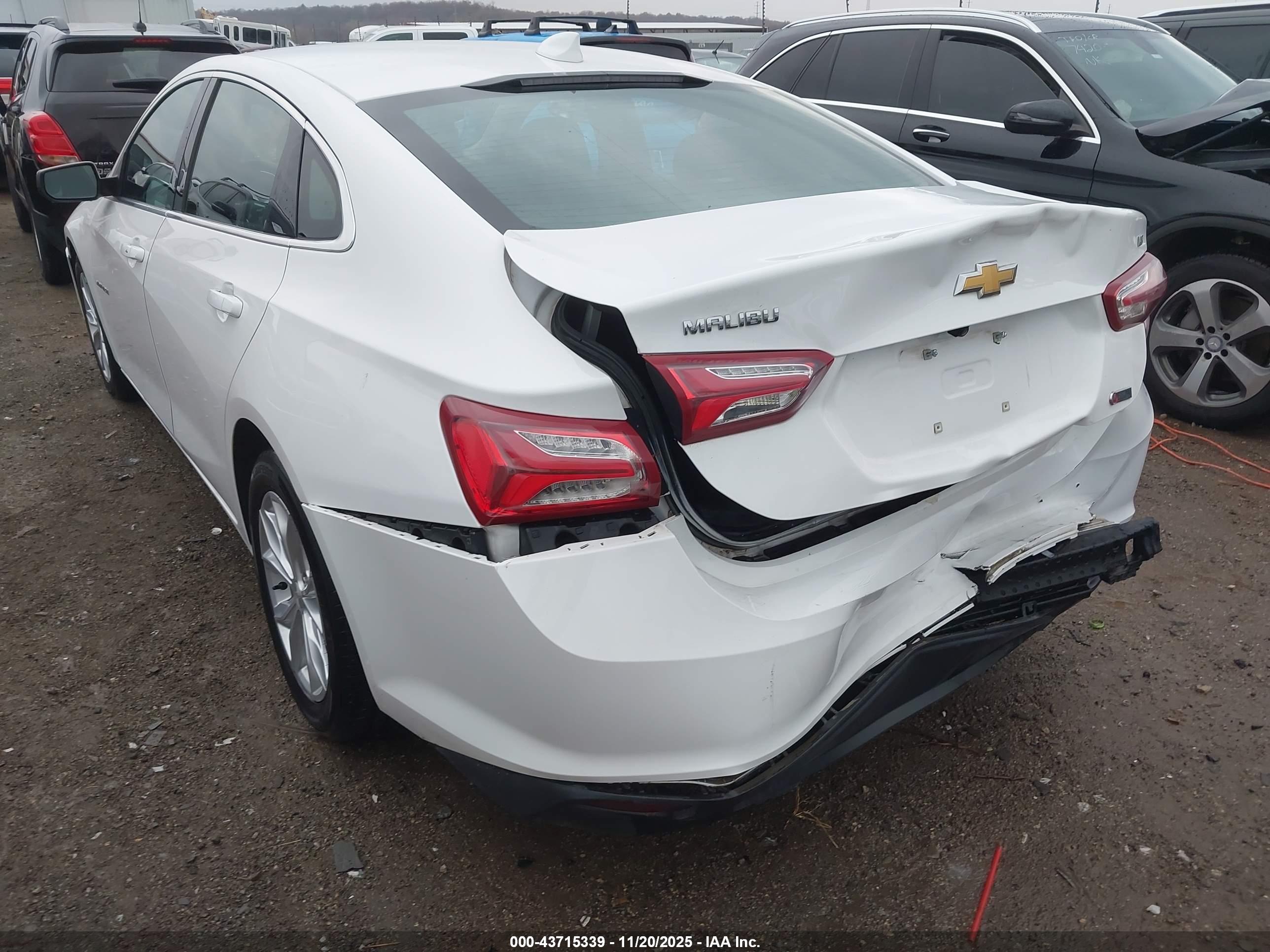 CHEVROLET MALIBU image 6