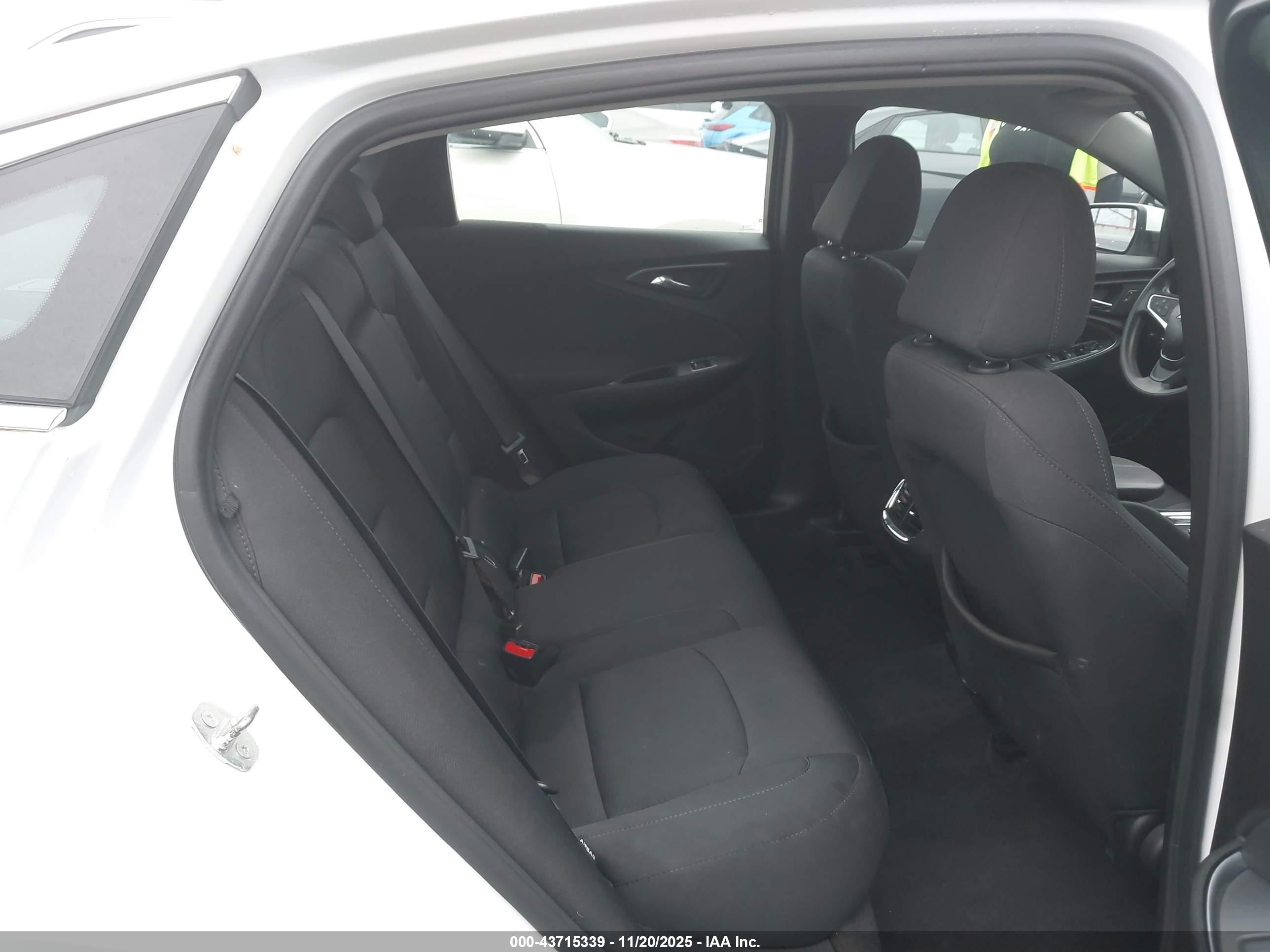CHEVROLET MALIBU image 8
